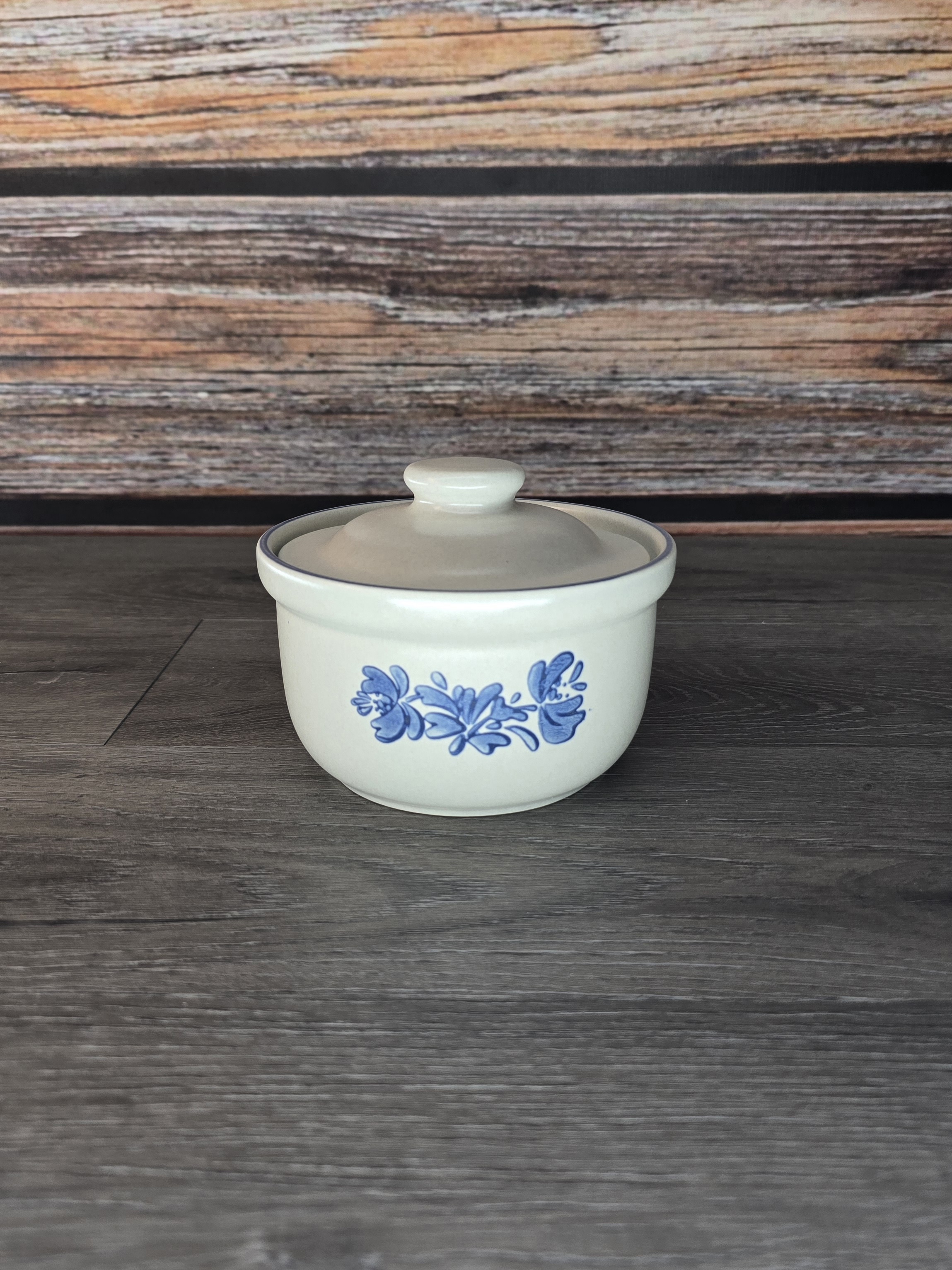 Pfaltzgraff Village Ramekin / Bowl with Lid