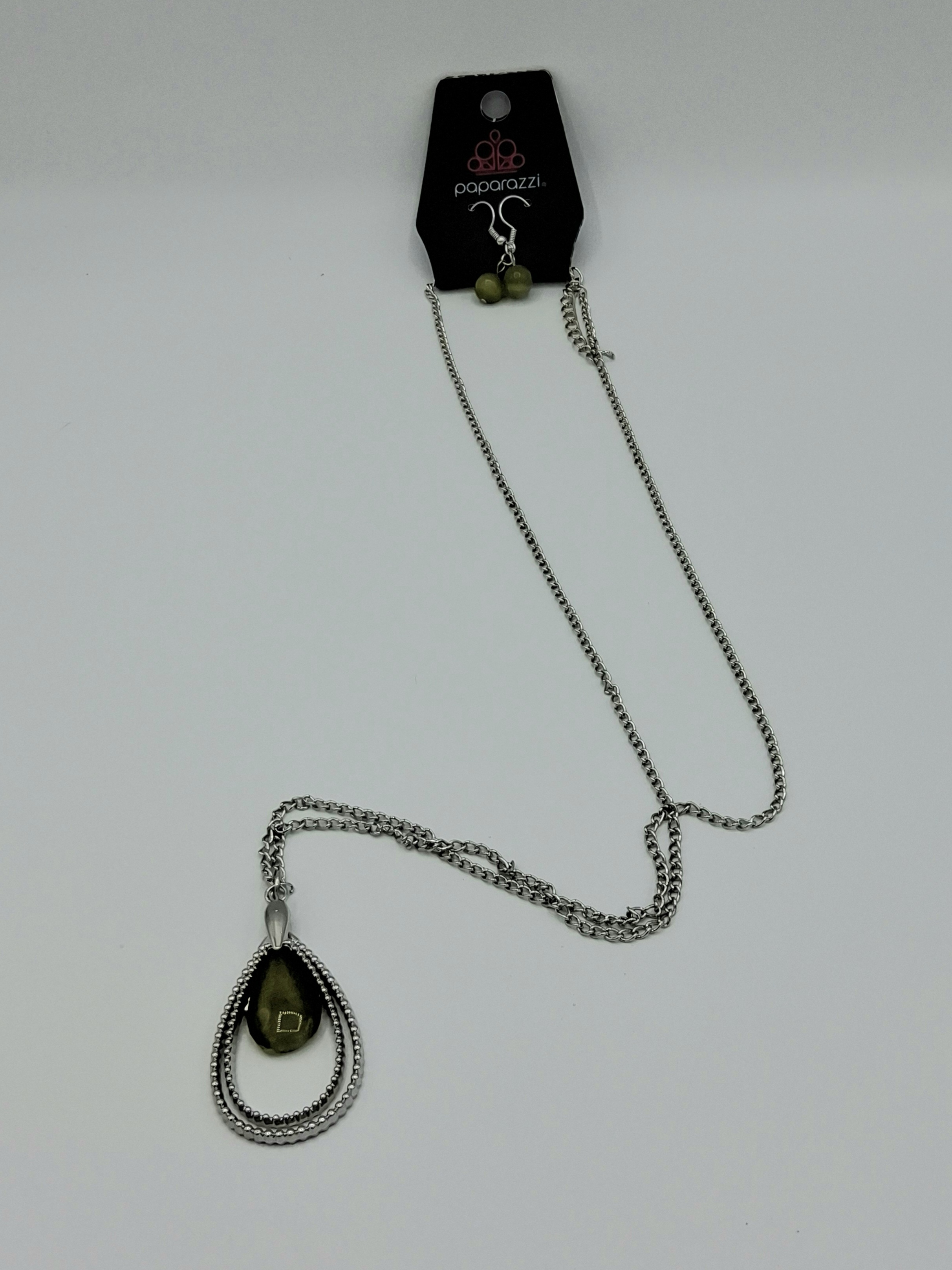 Paparazzi Necklace & Earring Set– New