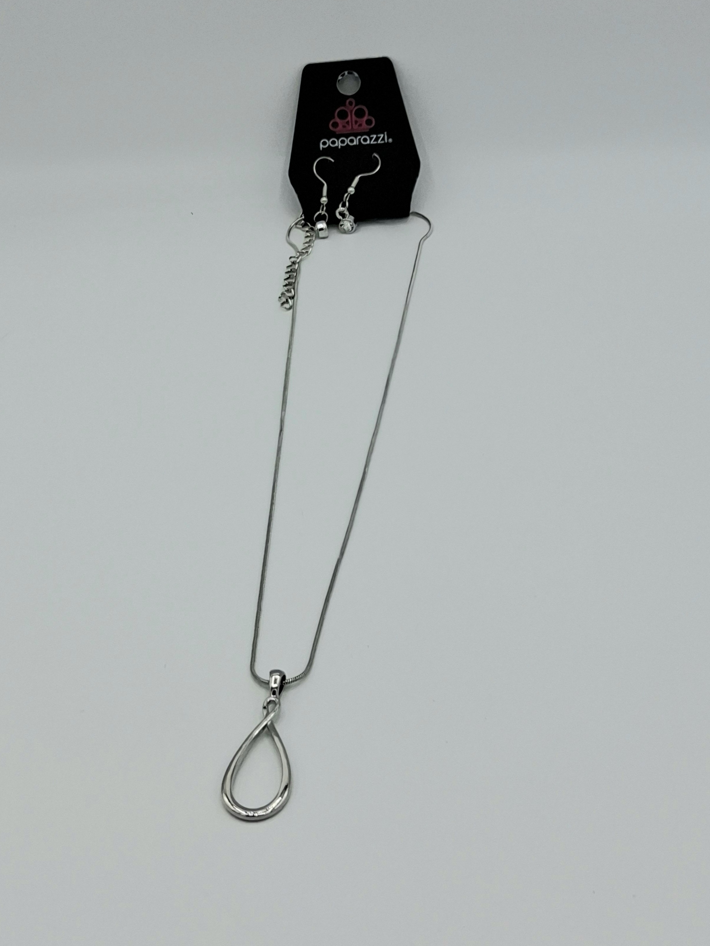 Paparazzi Necklace & Earring Set– New