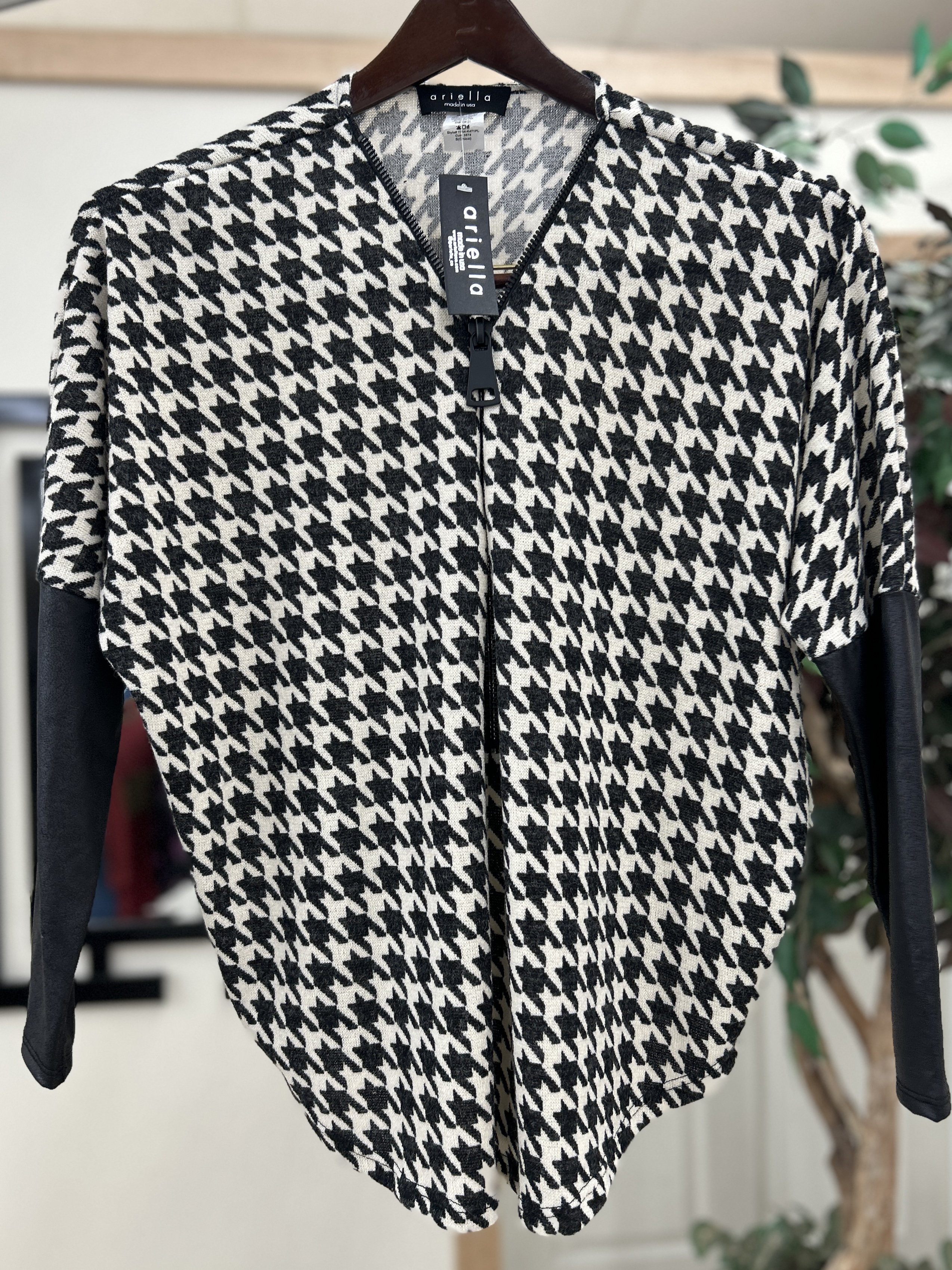Houndstooth Print light jacket Airella Brand