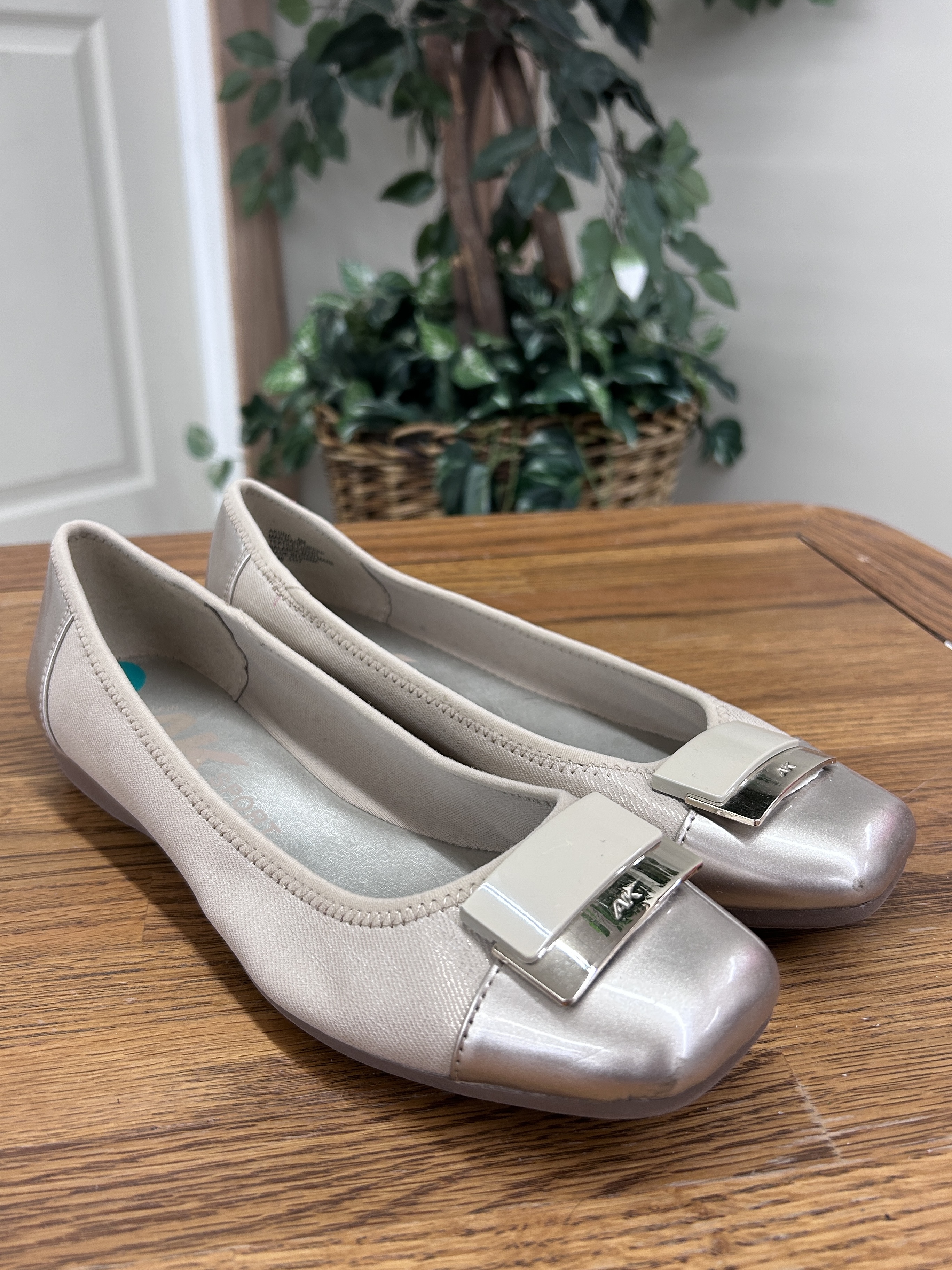 Anne Klein Women's Una Flat