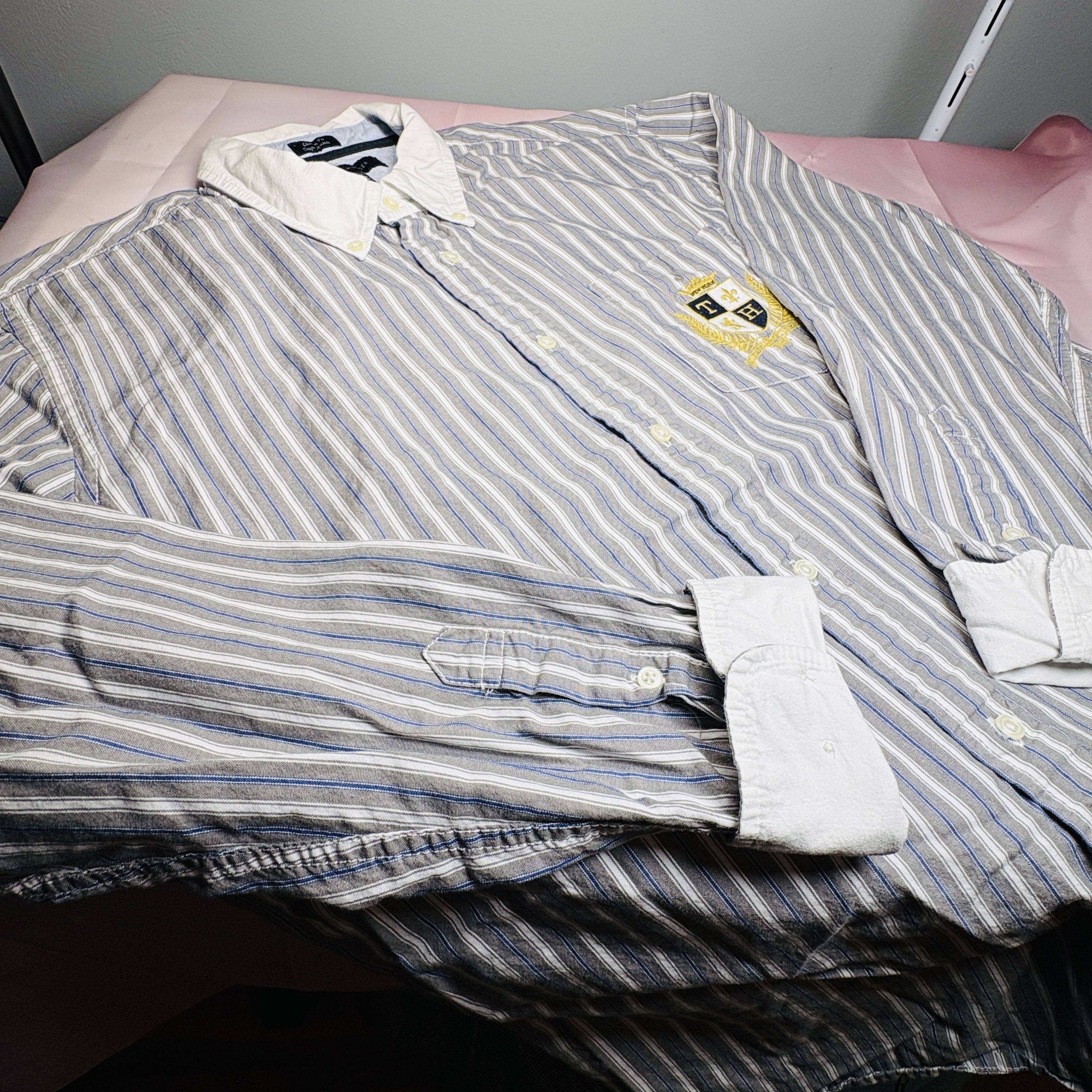 Tommy Hilfiger Men's XL Custom Fit New York Crest Collared Button Down Shirt