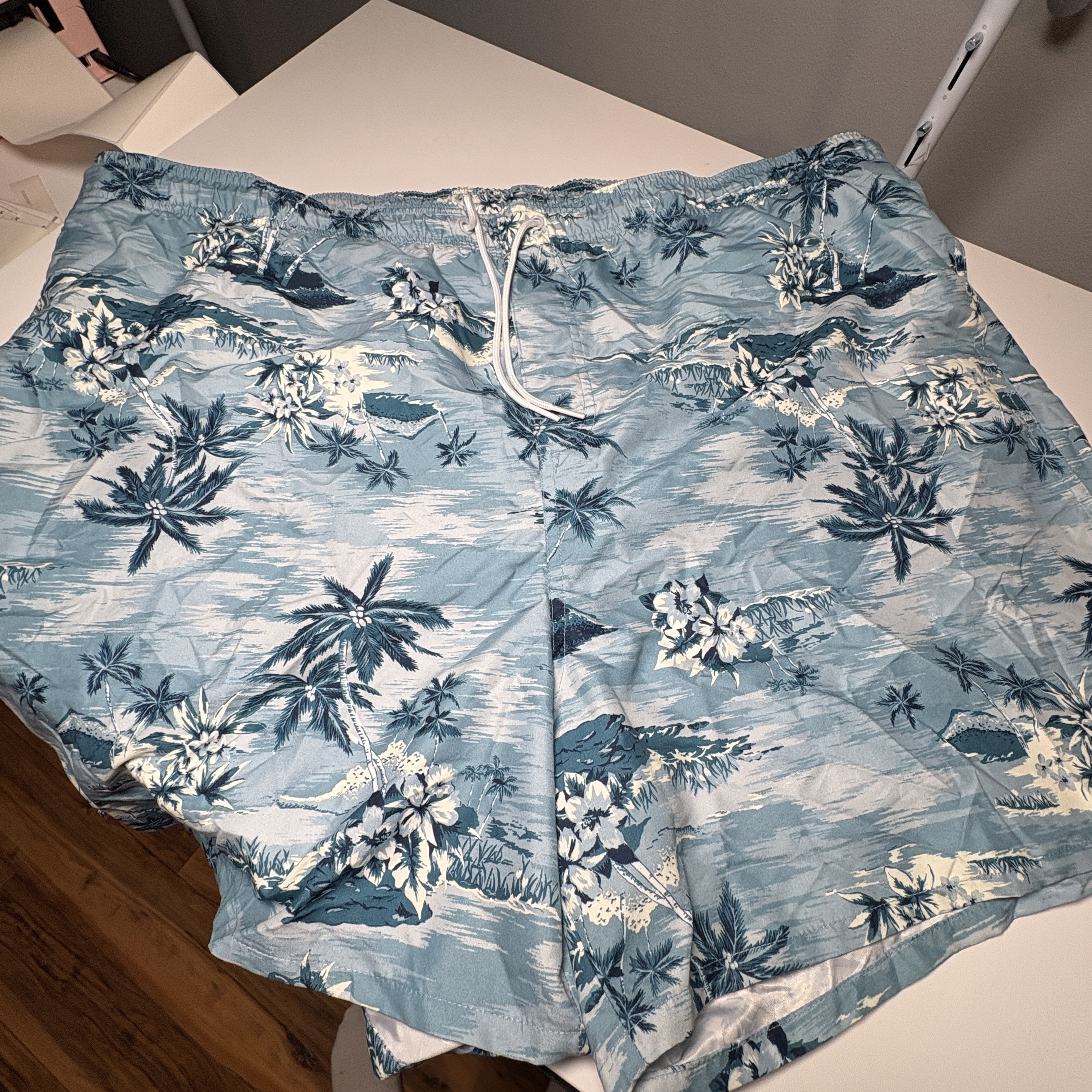 Nwot Mens Swim Trunks Size XXL Blue White Tropical Elastic Drawstring Vacation