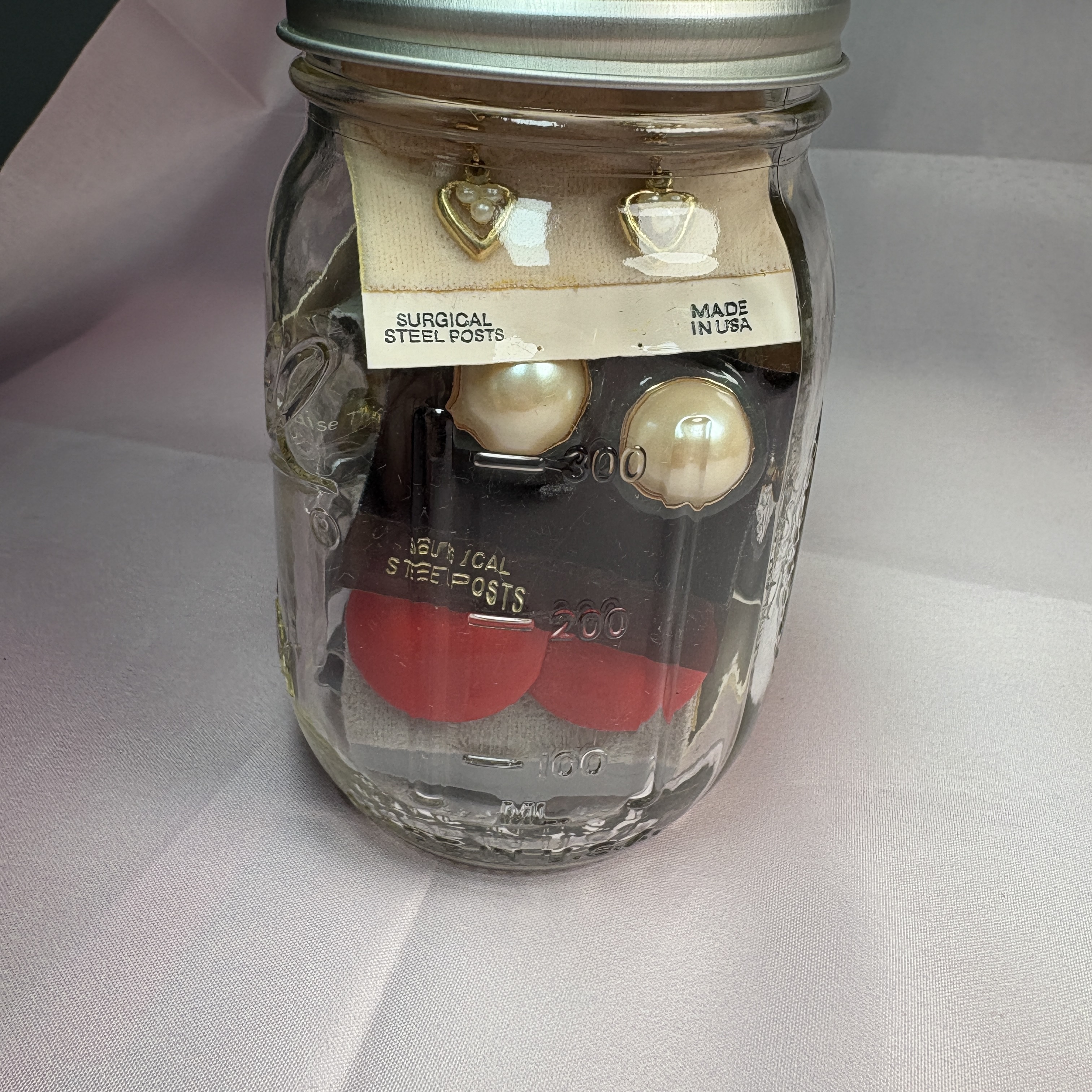 NWT Vintage Headstock Earrings Womens Gold Tone Pearl Bold 90s Style