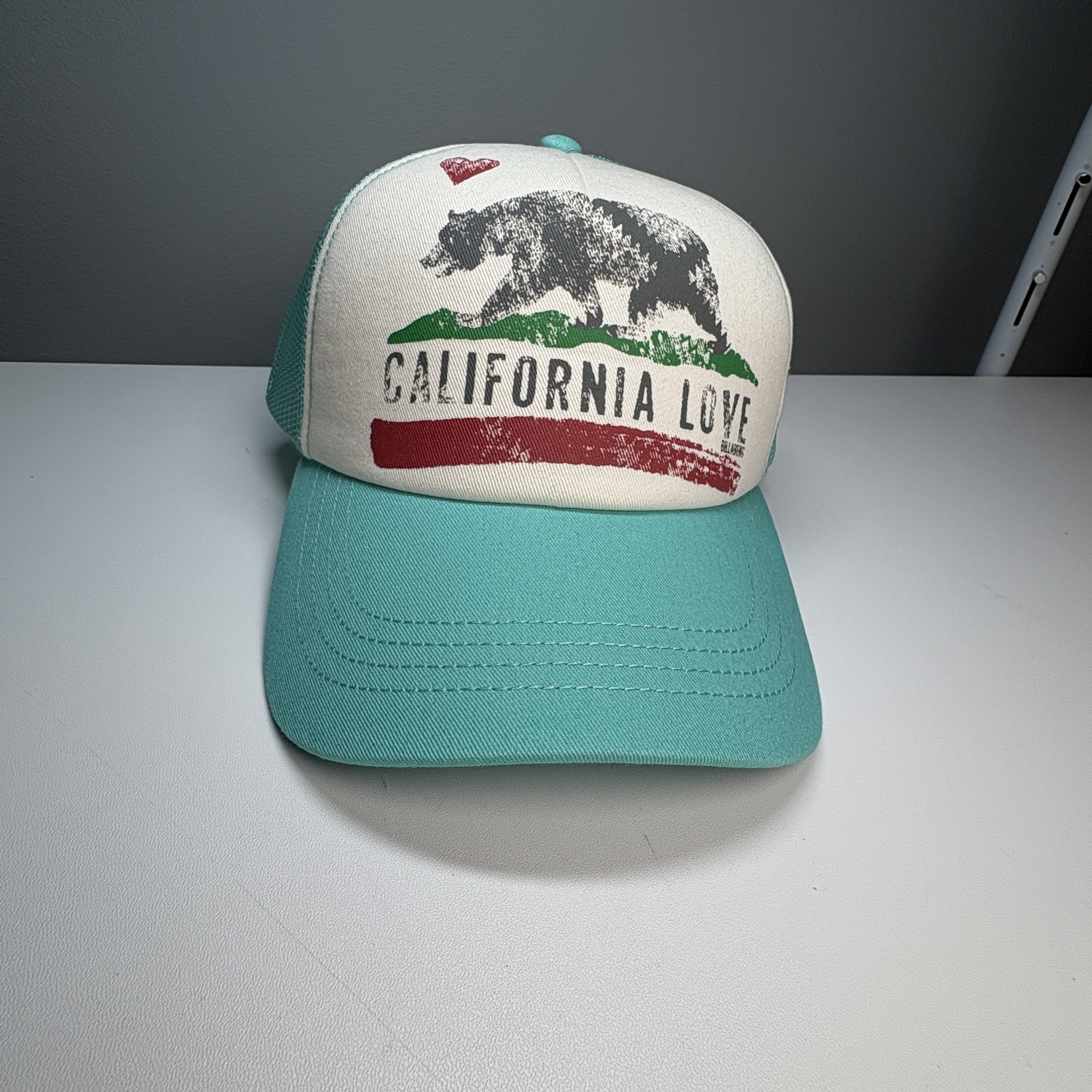NWT Billabong California Love Trucker Hat OS Off White Teal Adjustable
