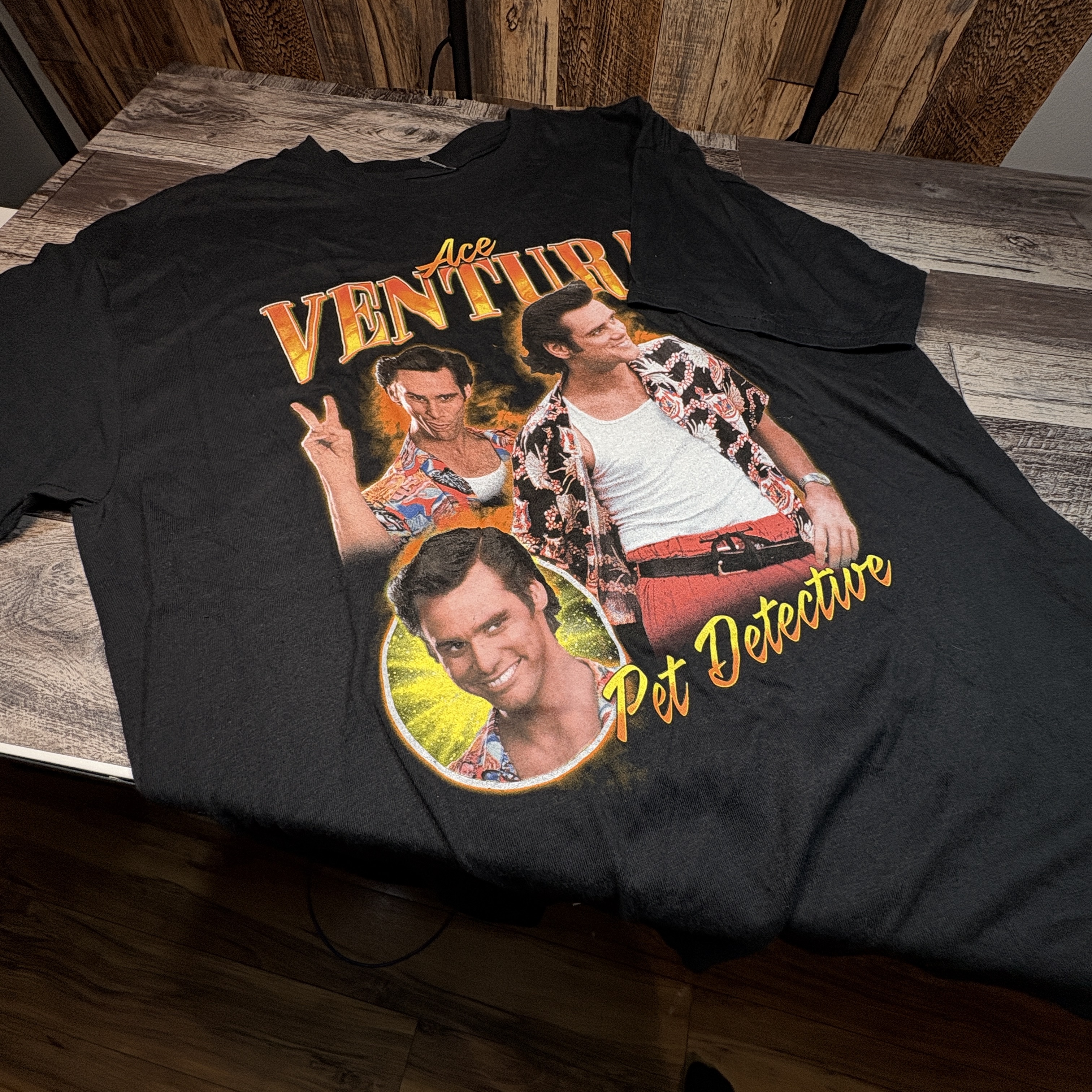 Ace Ventura: Pet Detective Movie Graphic Tee | 90s Comedy Jim Carrey T-Shirt |