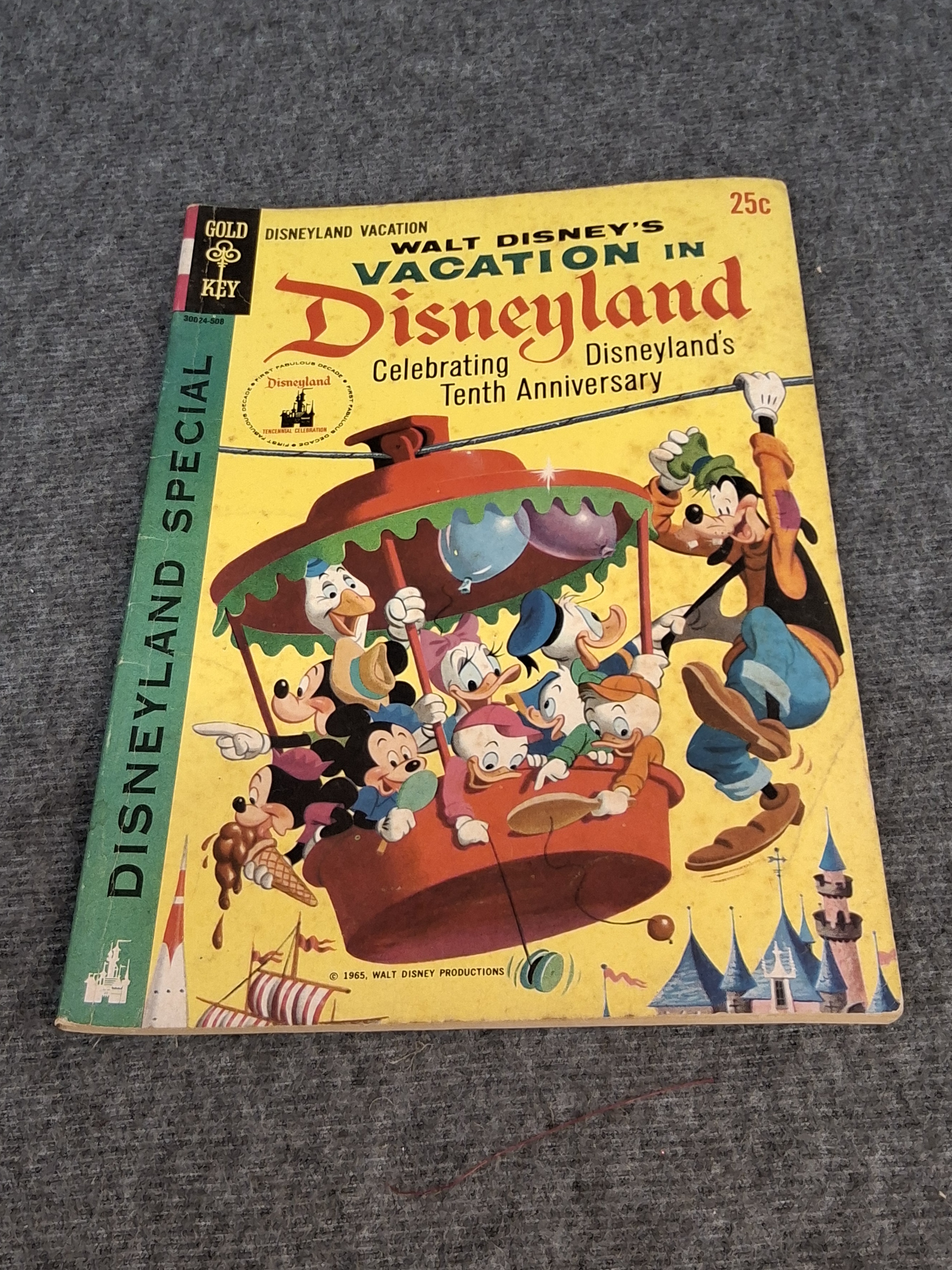 Walt Disney’s Vacation in Disneyland (1965 Gold Key, Tenth Anniversary Special)