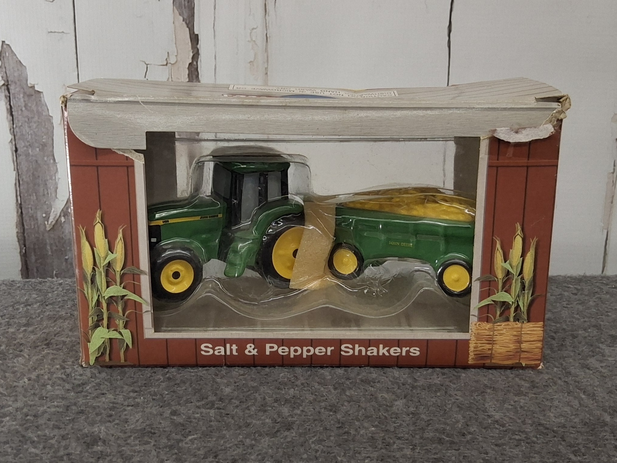 John Deere Tractor & Trailer Salt & Pepper Shakers Set