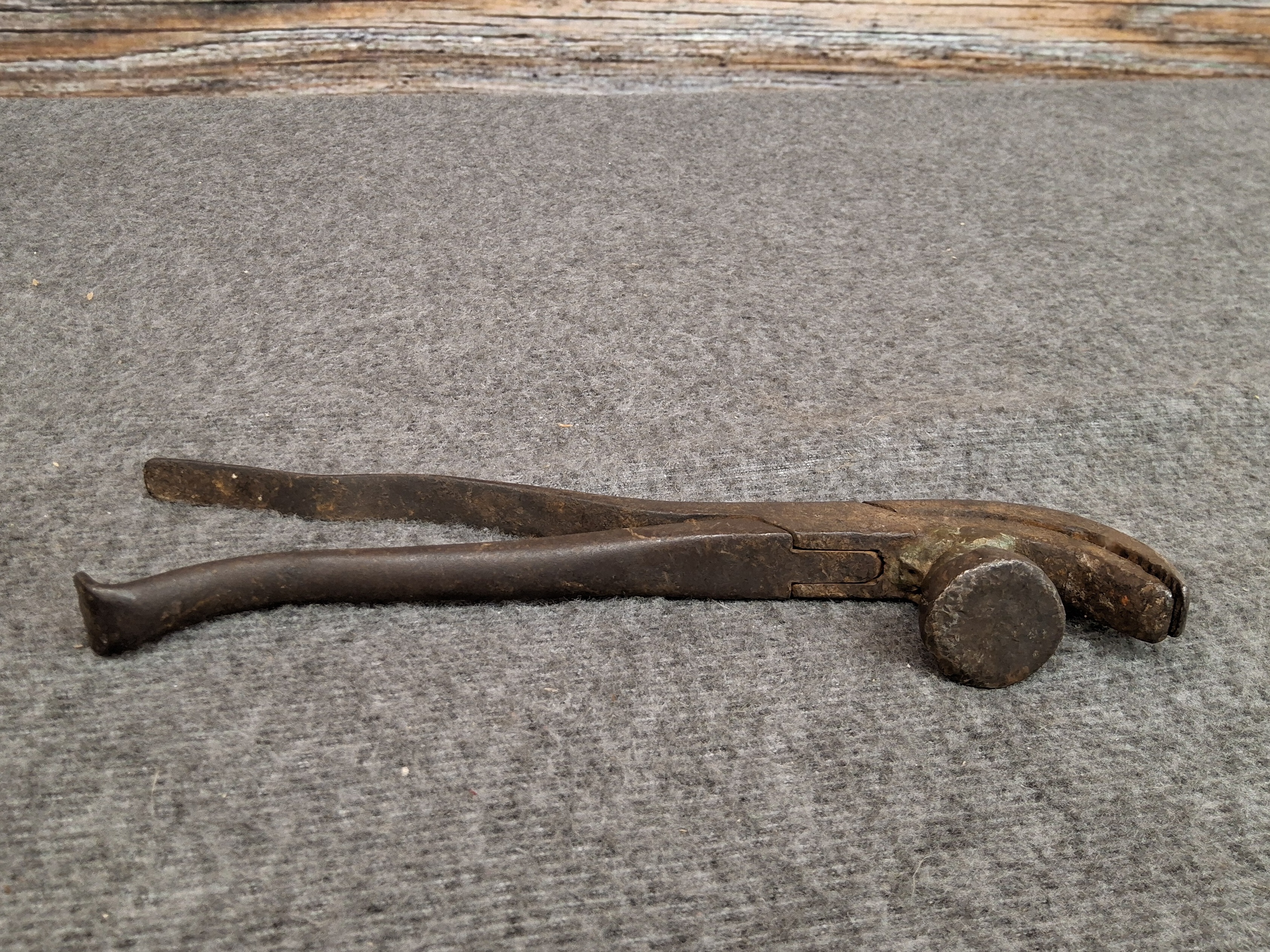 Antique Farrier’s Hoof Nipper / Blacksmith Tool