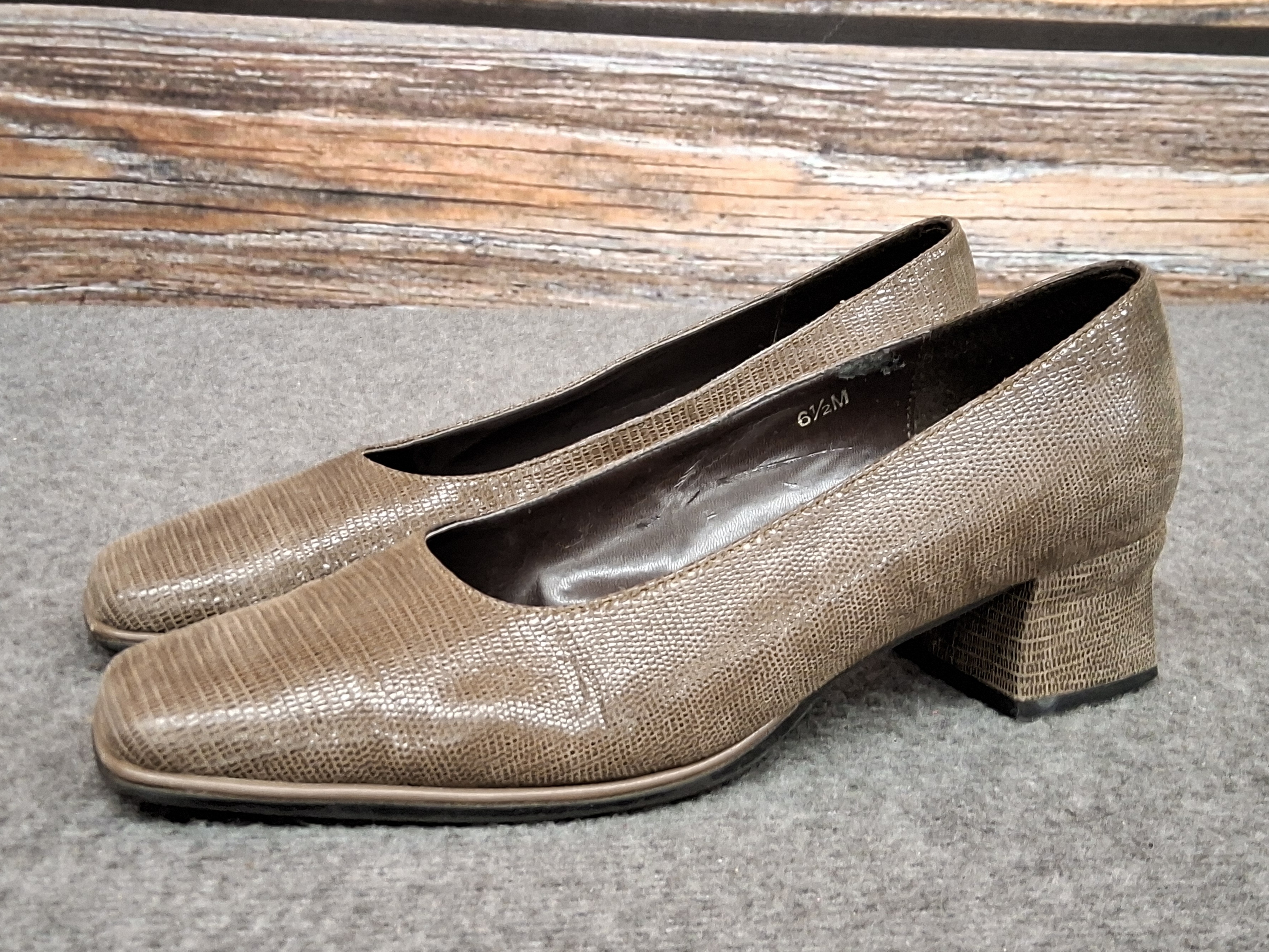 Van Eli Taupe Lorenz Block Heel Pumps Women’s 6.5M