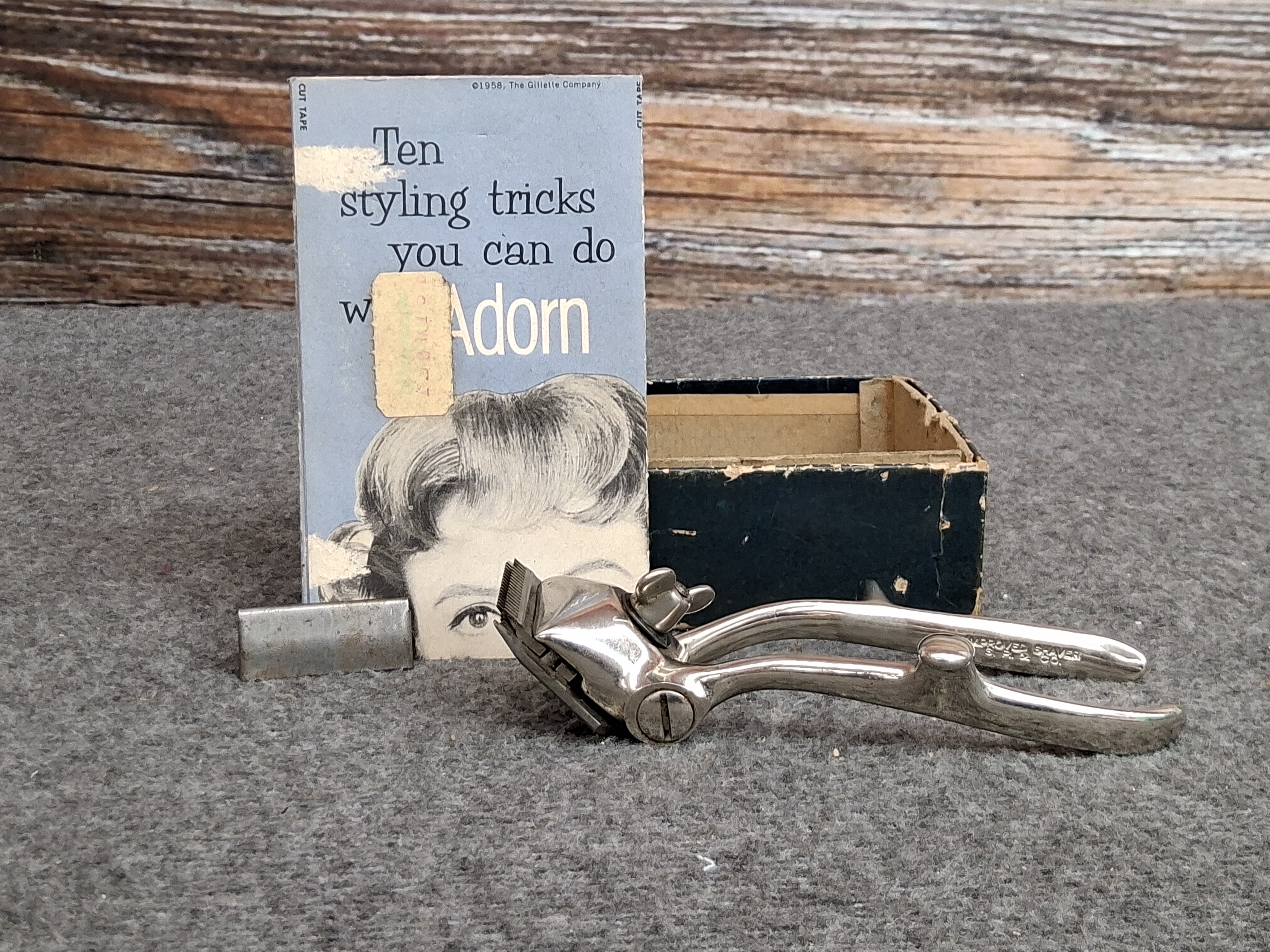 Vintage Manual Hair Clipper – Gillette, 1950s