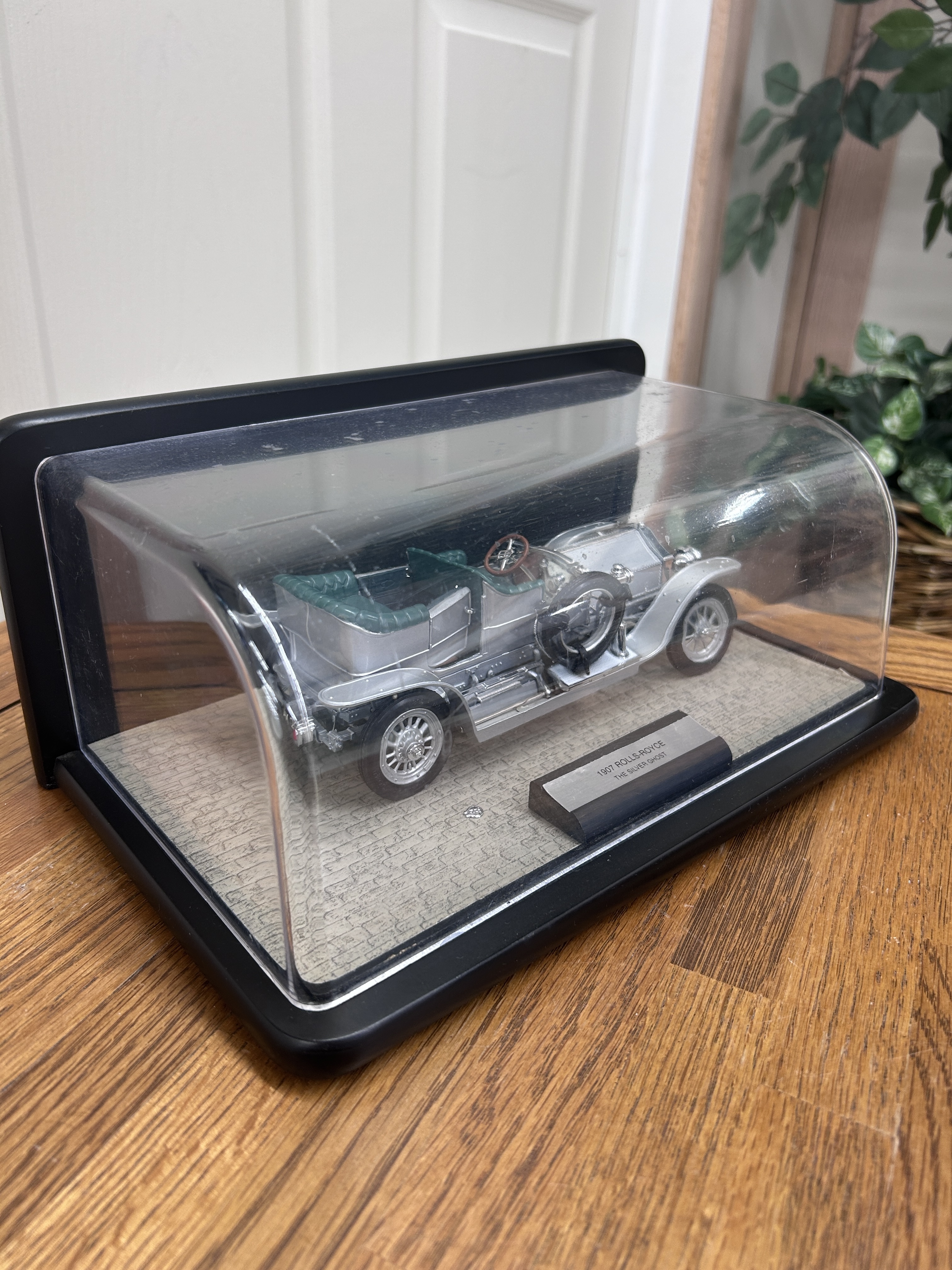 Franklin Mint 1907 Rolls Royce Silver Ghost Model