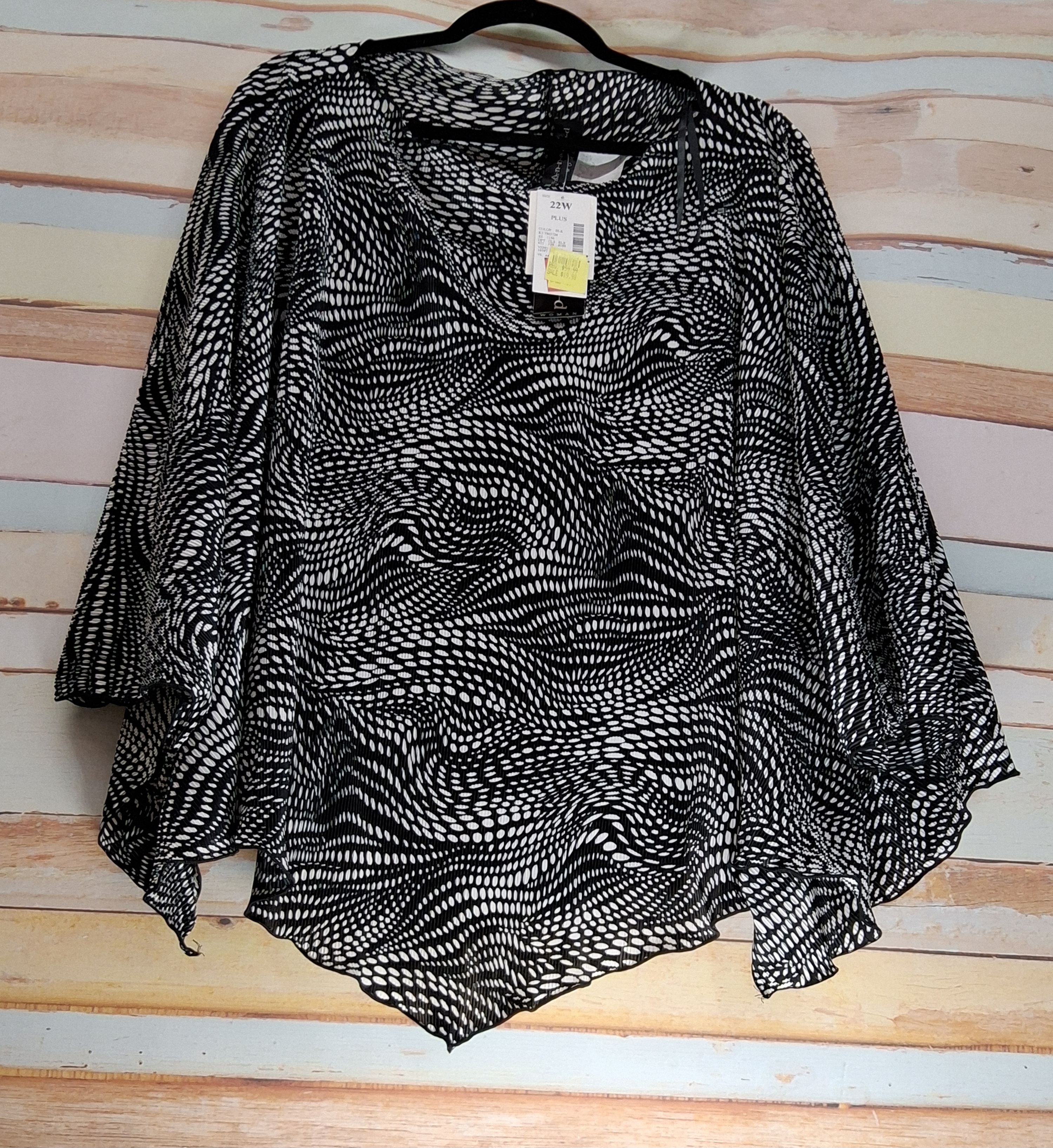 Connected Woman Black & White Handkerchief Hem Blouse 22W