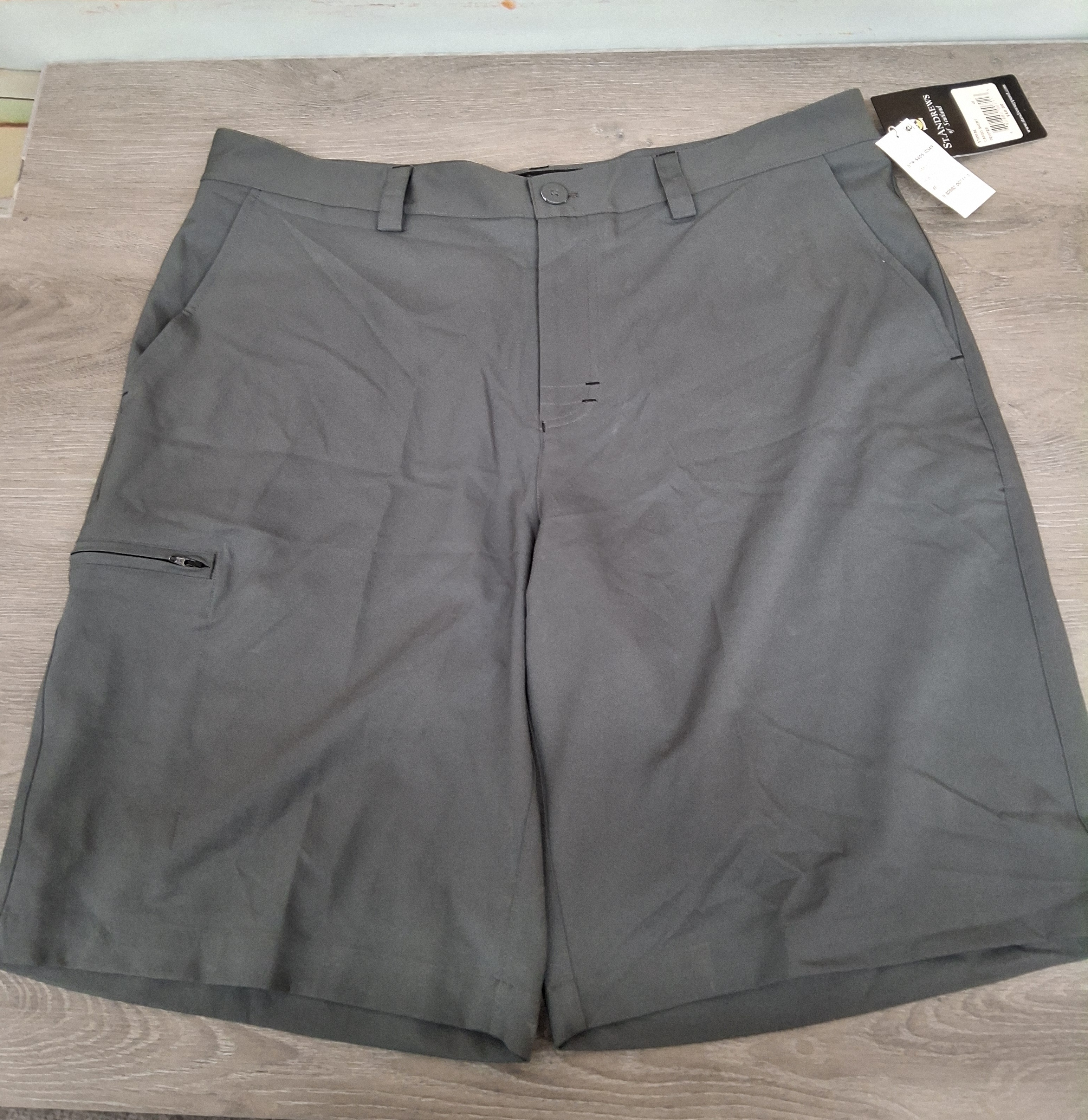 St. Andrews of Scotland Pewter Cargo Shorts Size 40 NWT