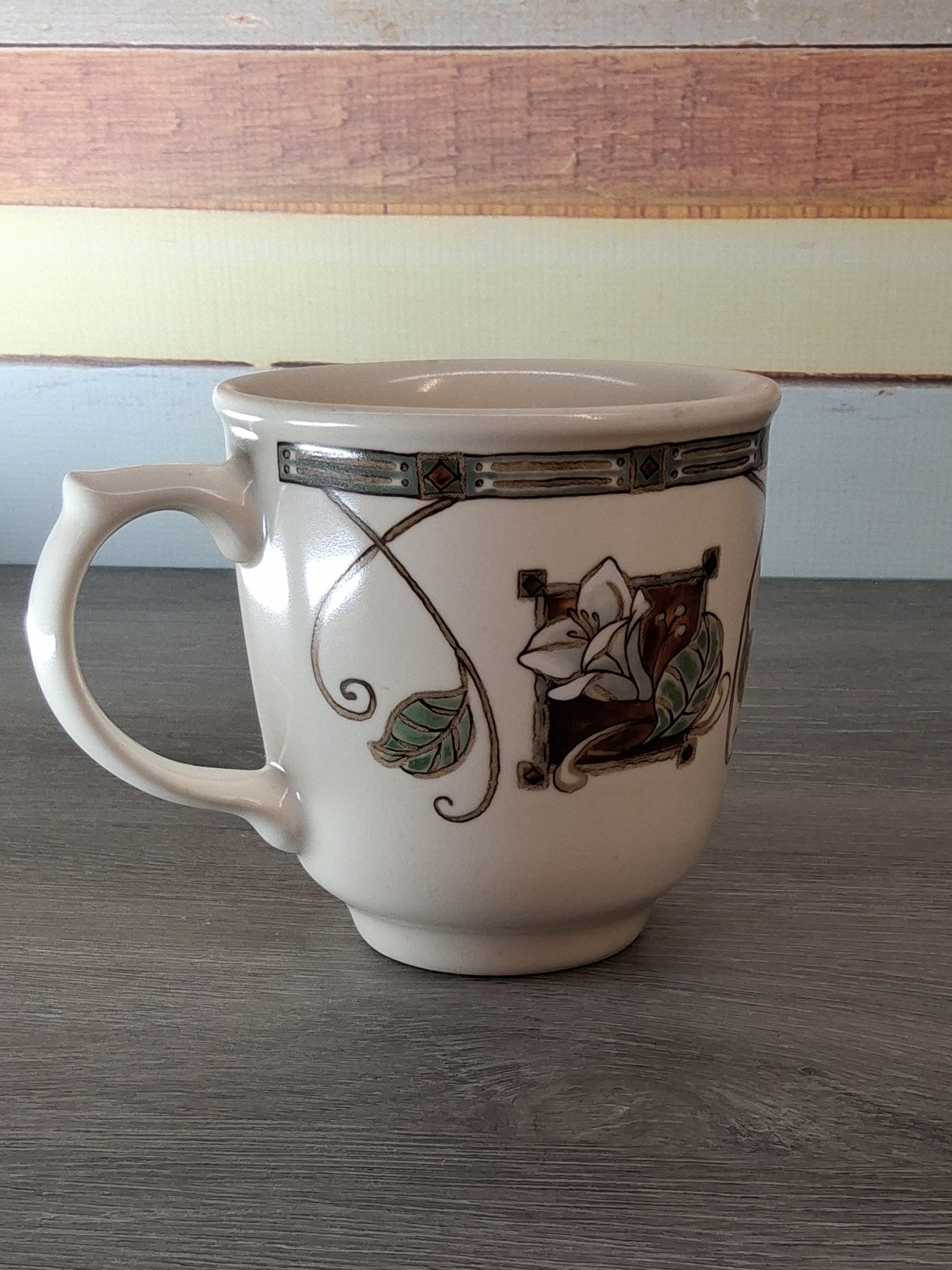 Pfaltzgraff Ceramic Coffee Mug – Floral Vine Pattern