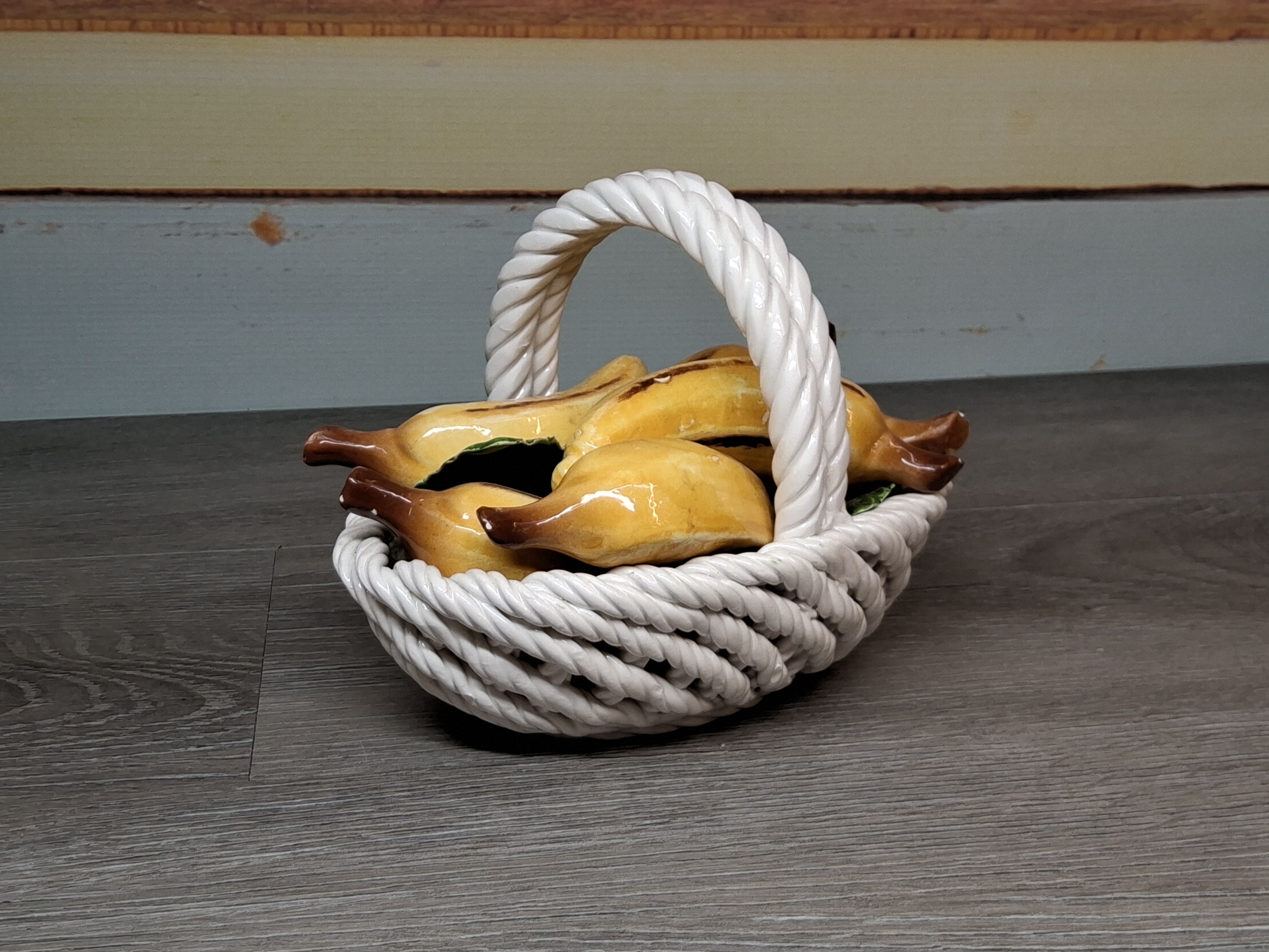 Capodimonte Made in Italy Ceramic Banana Fruit Basket