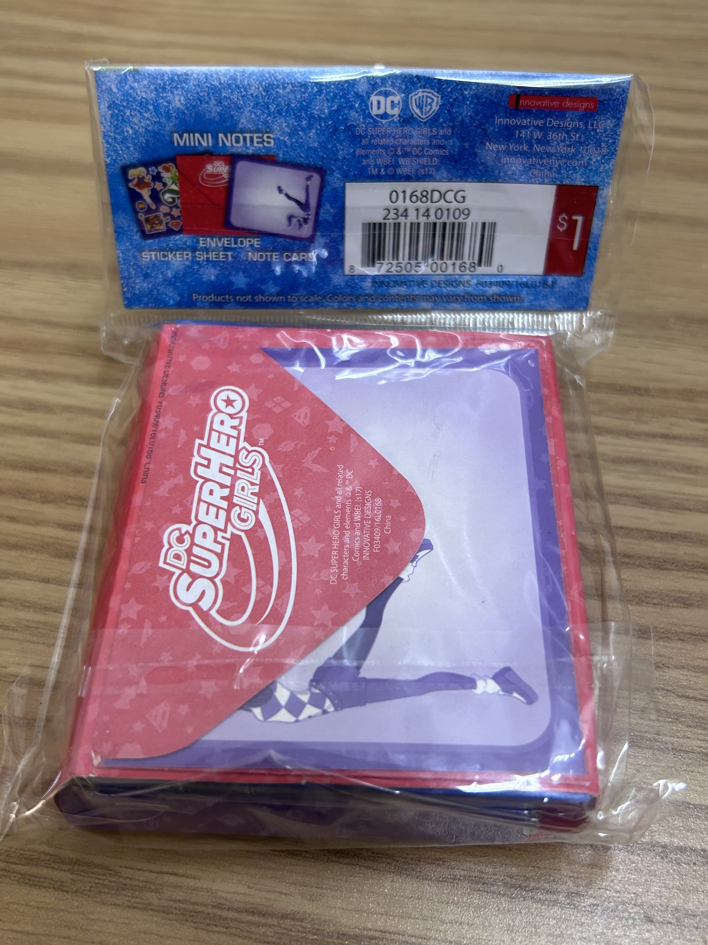 DC SuperHero Girls Mini Notes