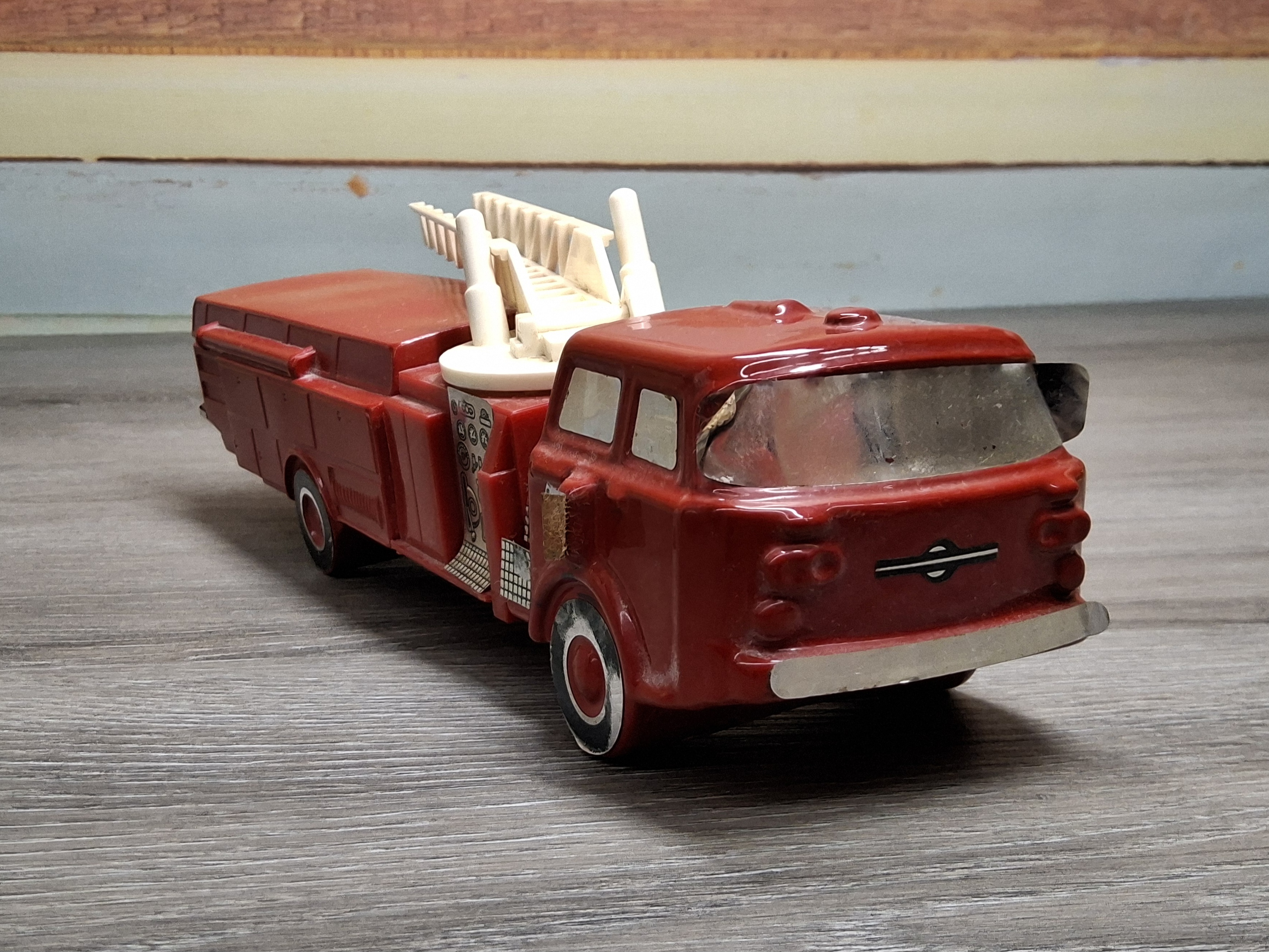 Vintage Avon The Red Sentinel Fire Truck Decanter