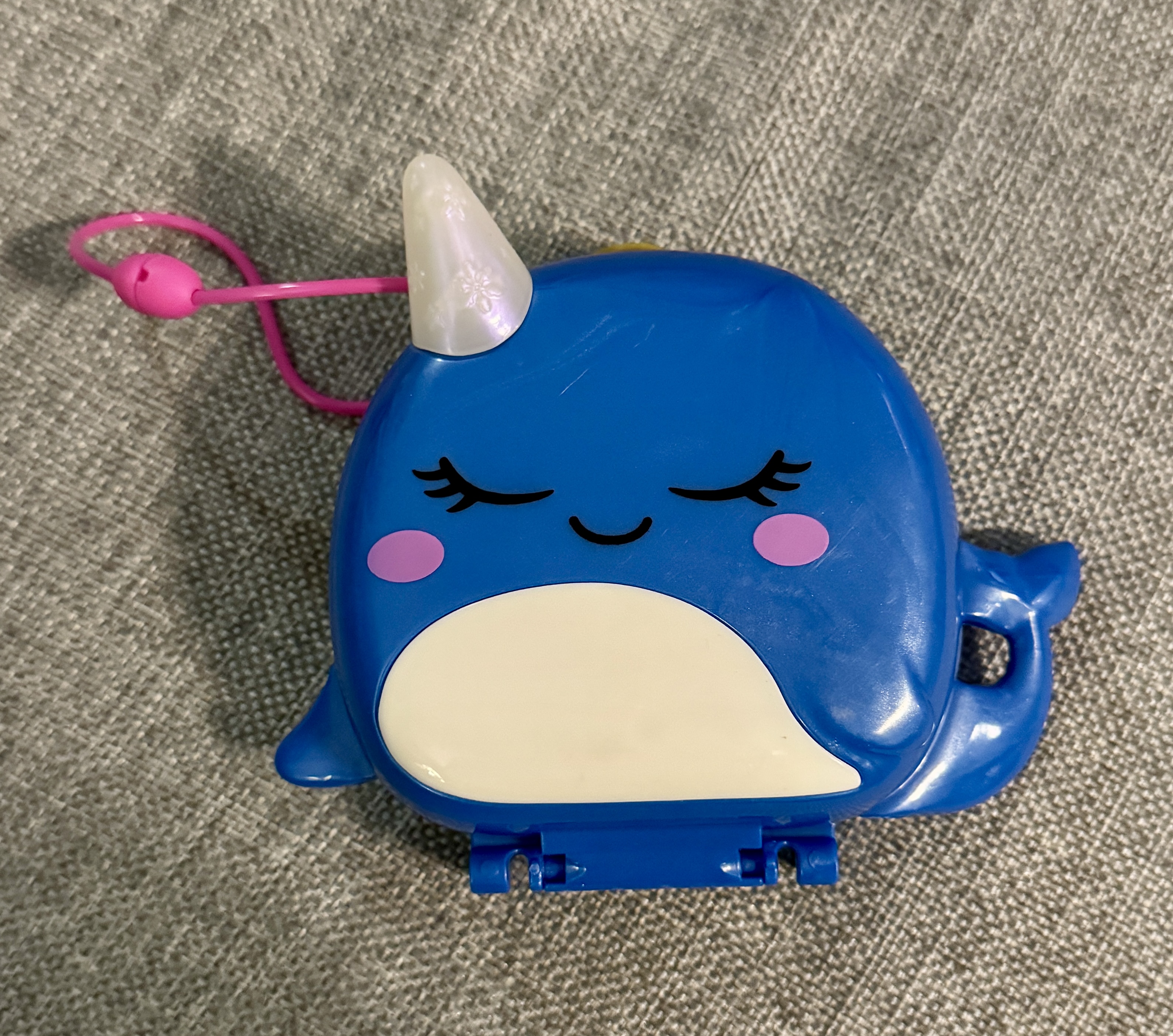 Polly Pocket Freezin Fun Narwhal Compact Travel Toy  (U7)