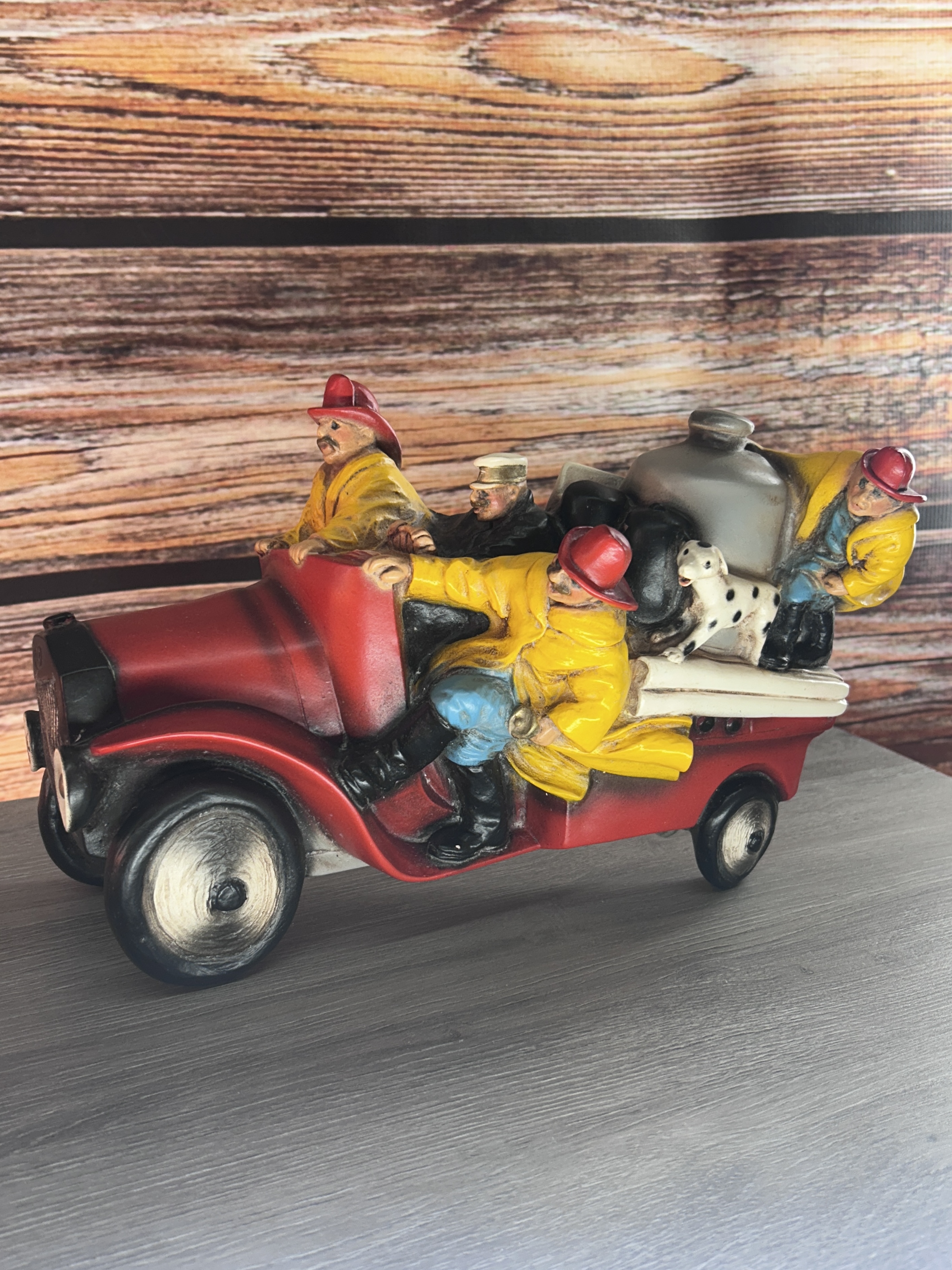 Vintage 1986 Universal Statuary Fire Truck