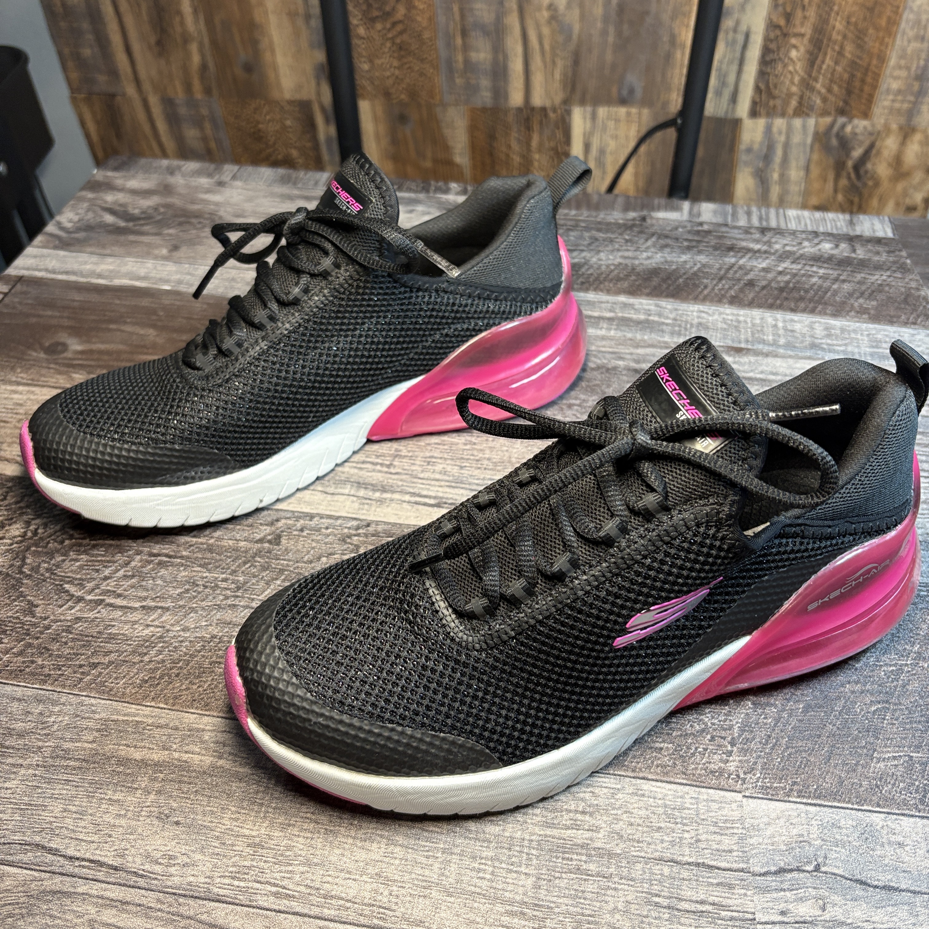 Skechers Women’s Sneakers – Black & Hot Pink – Size 8