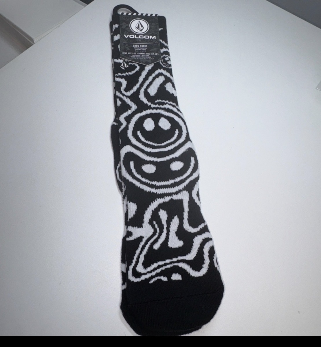 NWT Volcom Crew Socks M9-12 W10.5-13.5 Black White Smiley Face Skater Streetwear