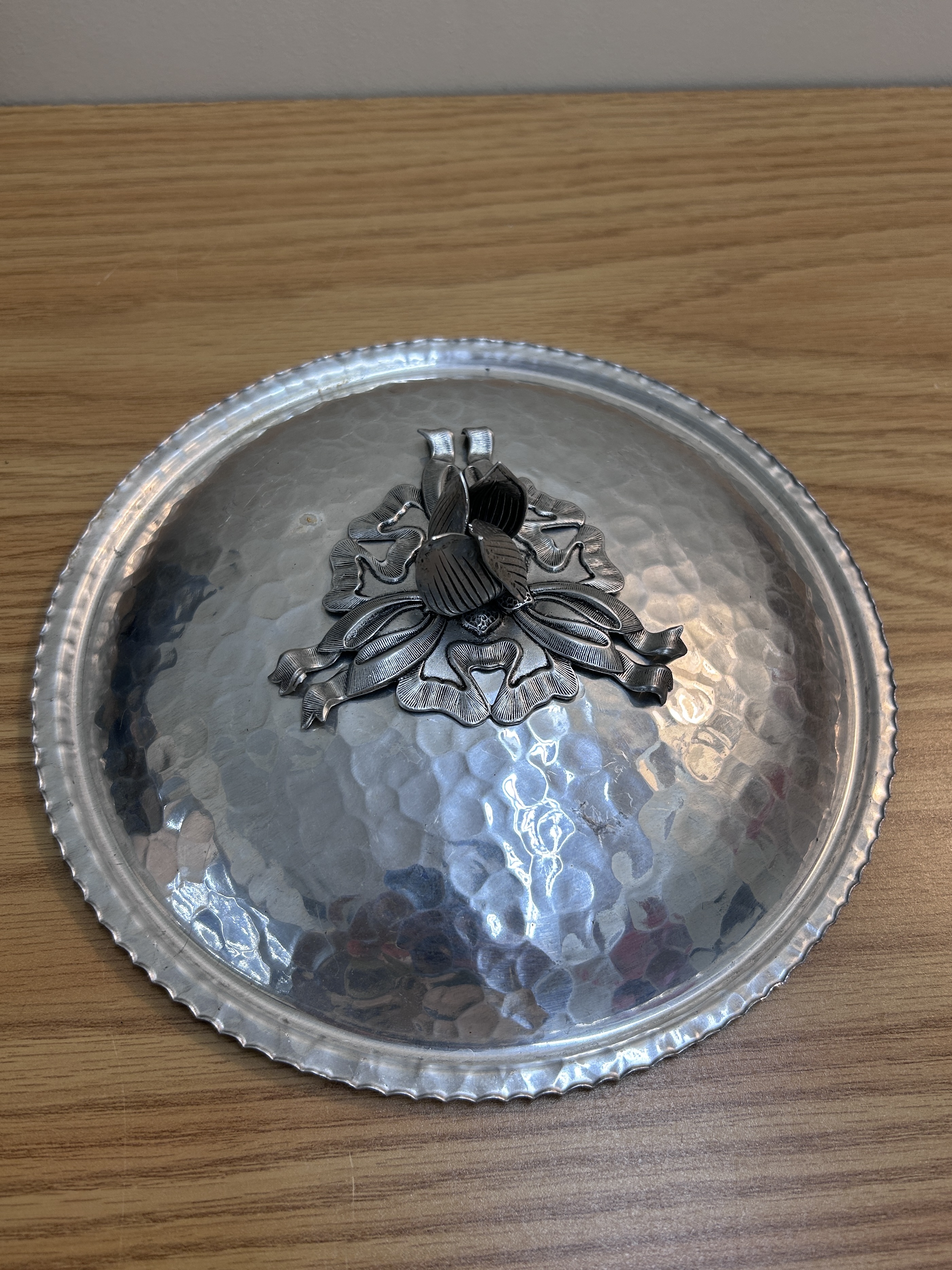 Aluminum Tulip Pan Cover