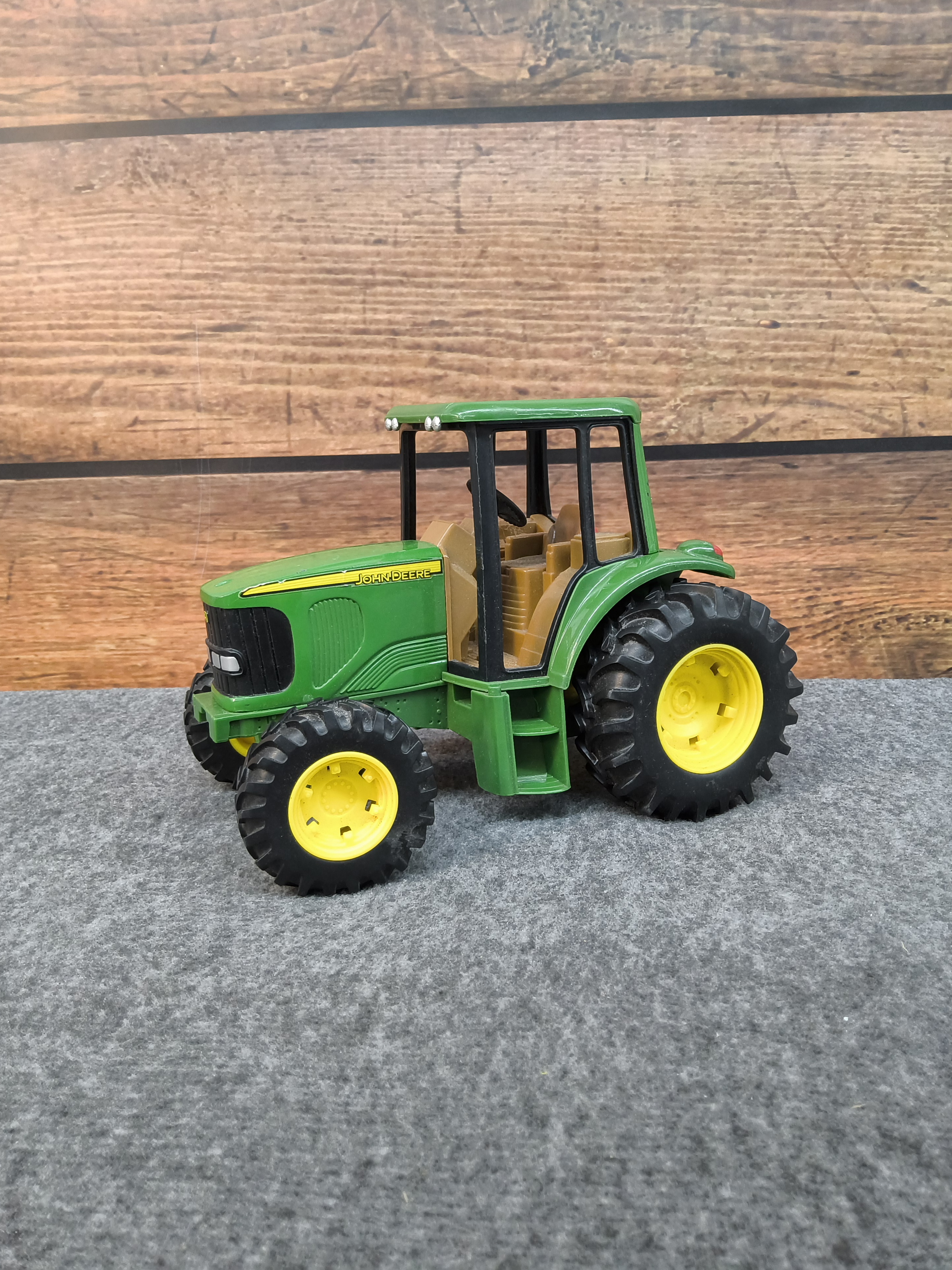 John Deere Ertl Tractor