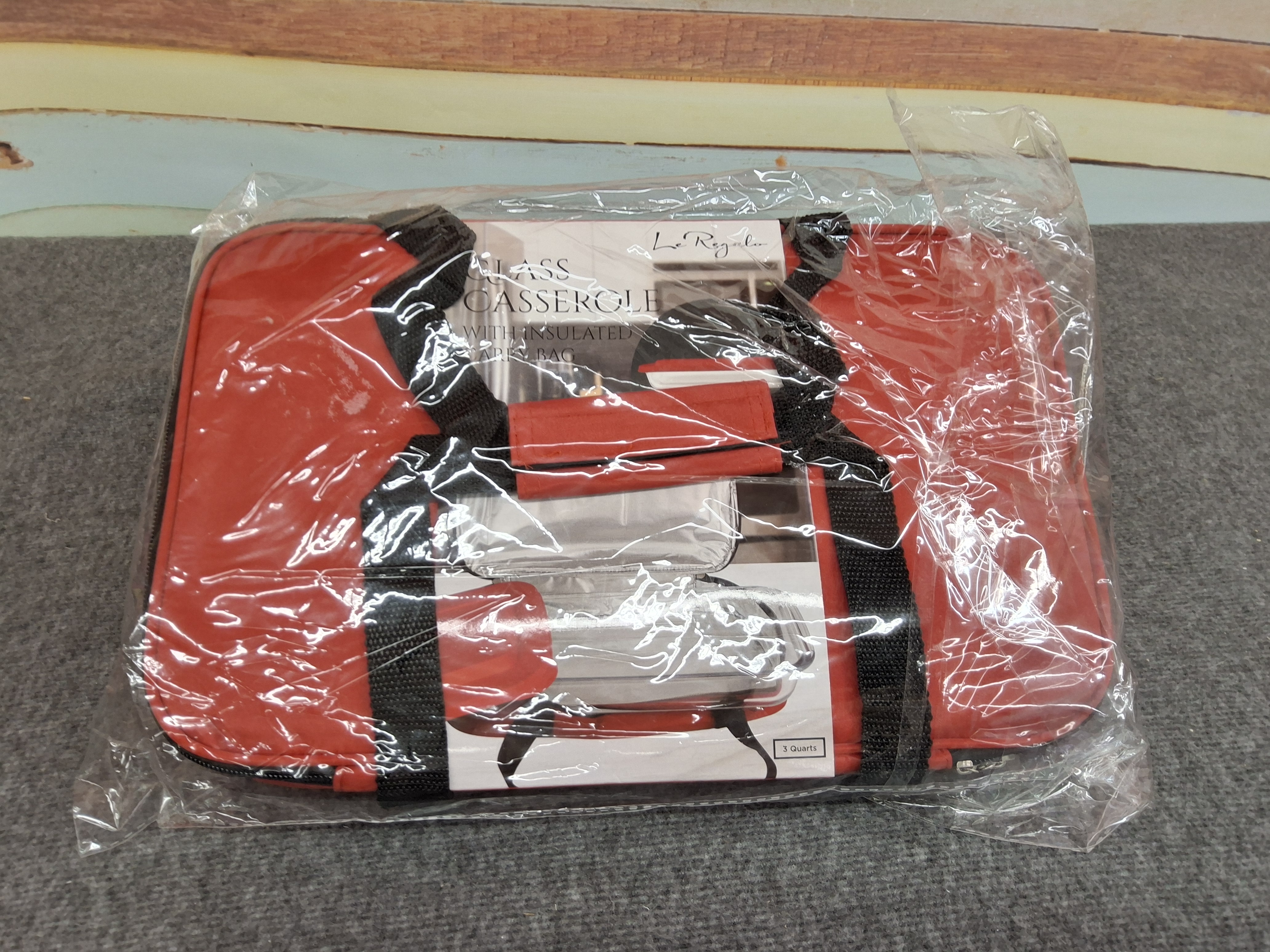 (New) Le Regalia Glass Casserole with Lid Insulated Carry Bag