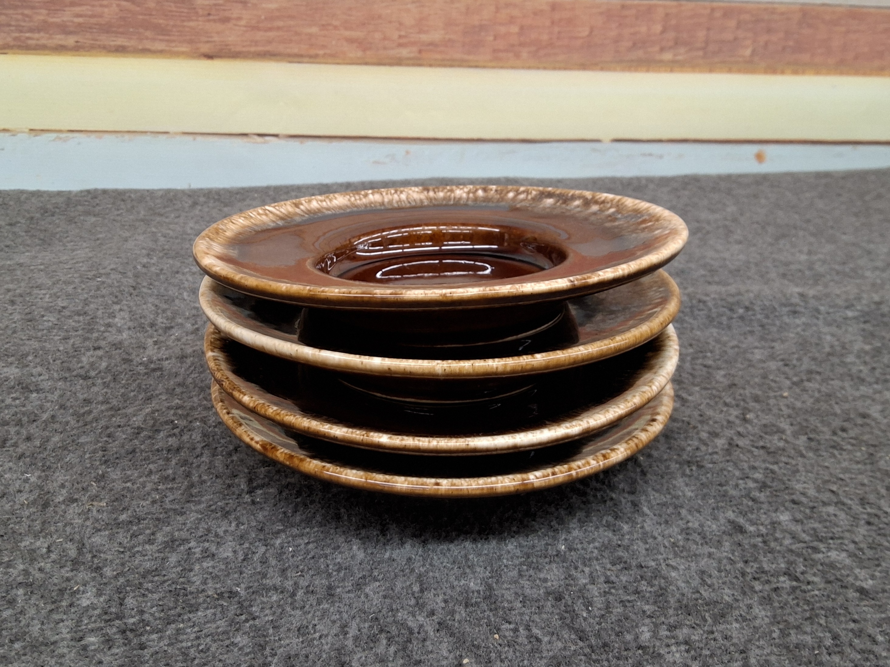 Hull Brown Drip Glaze Bread & Butter Plates – Set of 4