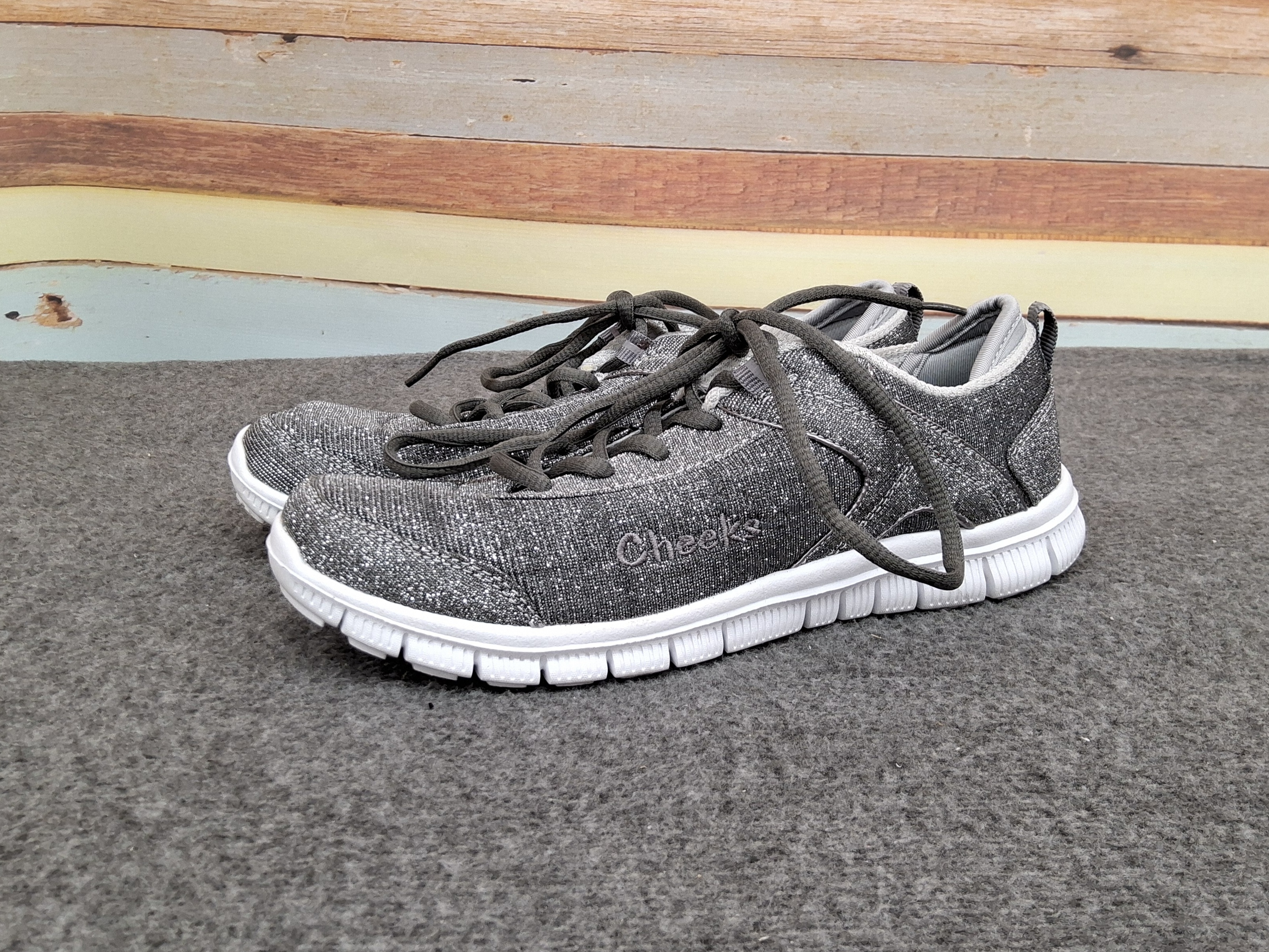 Tony Little Cheeks Gray Lace-Up Walking Shoes – Women’s 8.5W