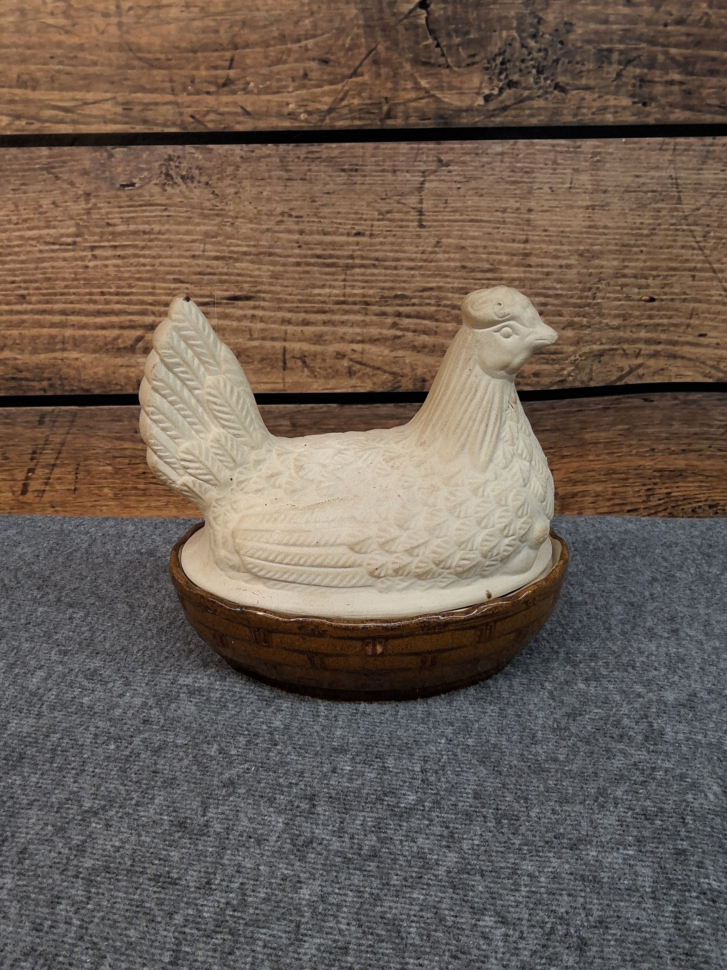 Moira Pottery England Hen on Nest Covered Dish