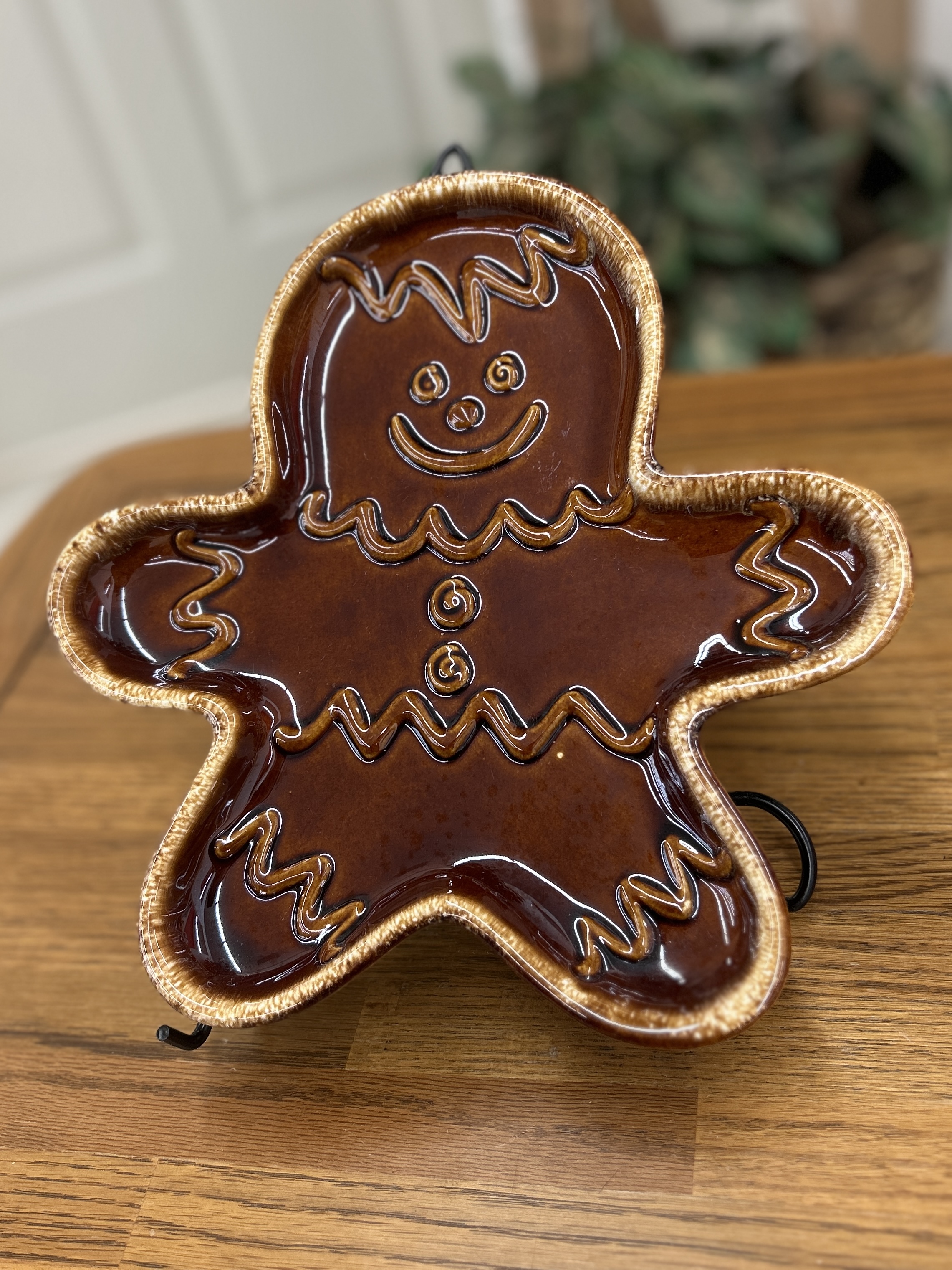 Vintage Hull Pottery Gingerbread Man Dish – Brown Drip Glaze
