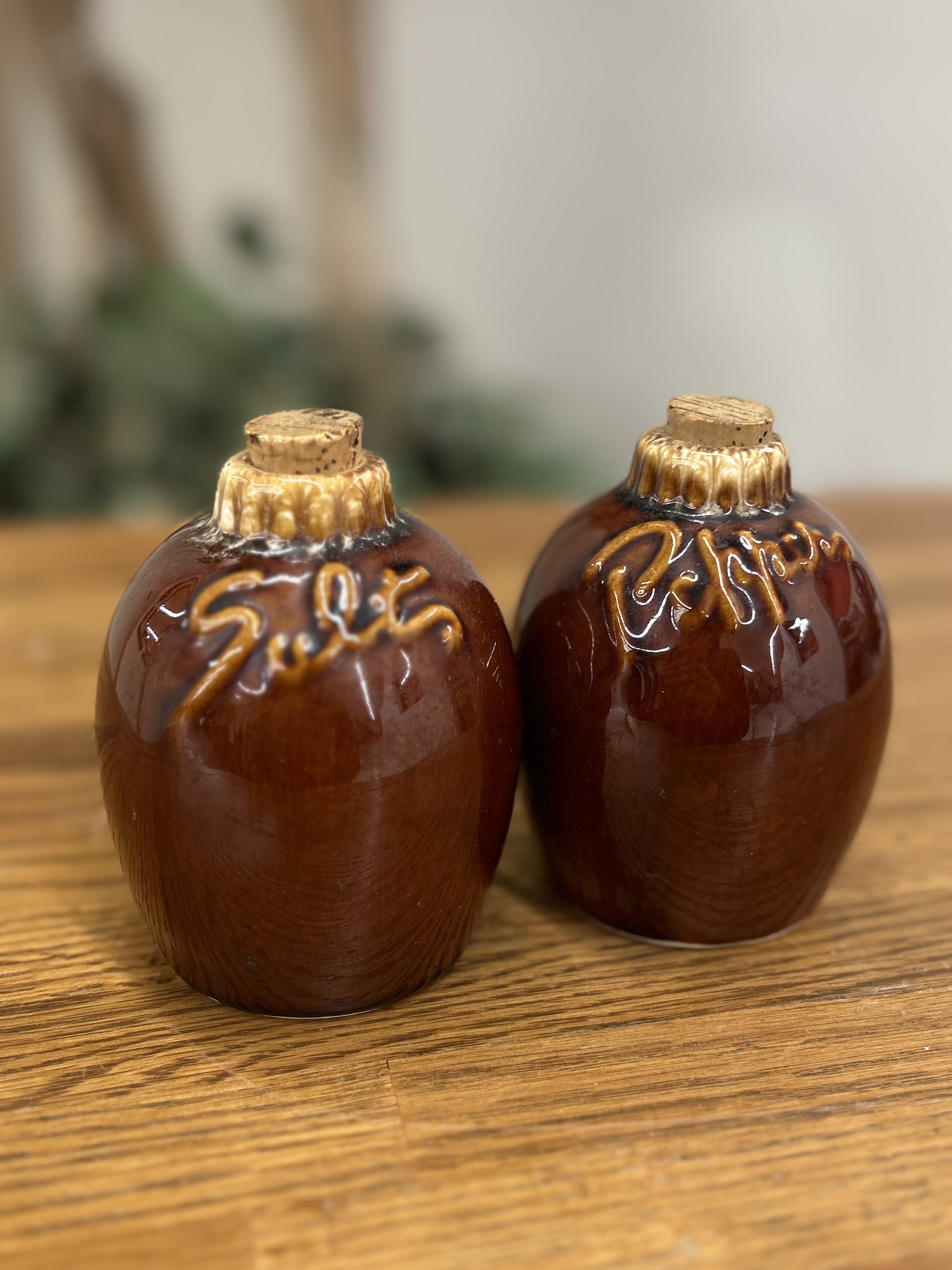 Vintage Hull Pottery Salt & Pepper Shakers – Brown Glaze