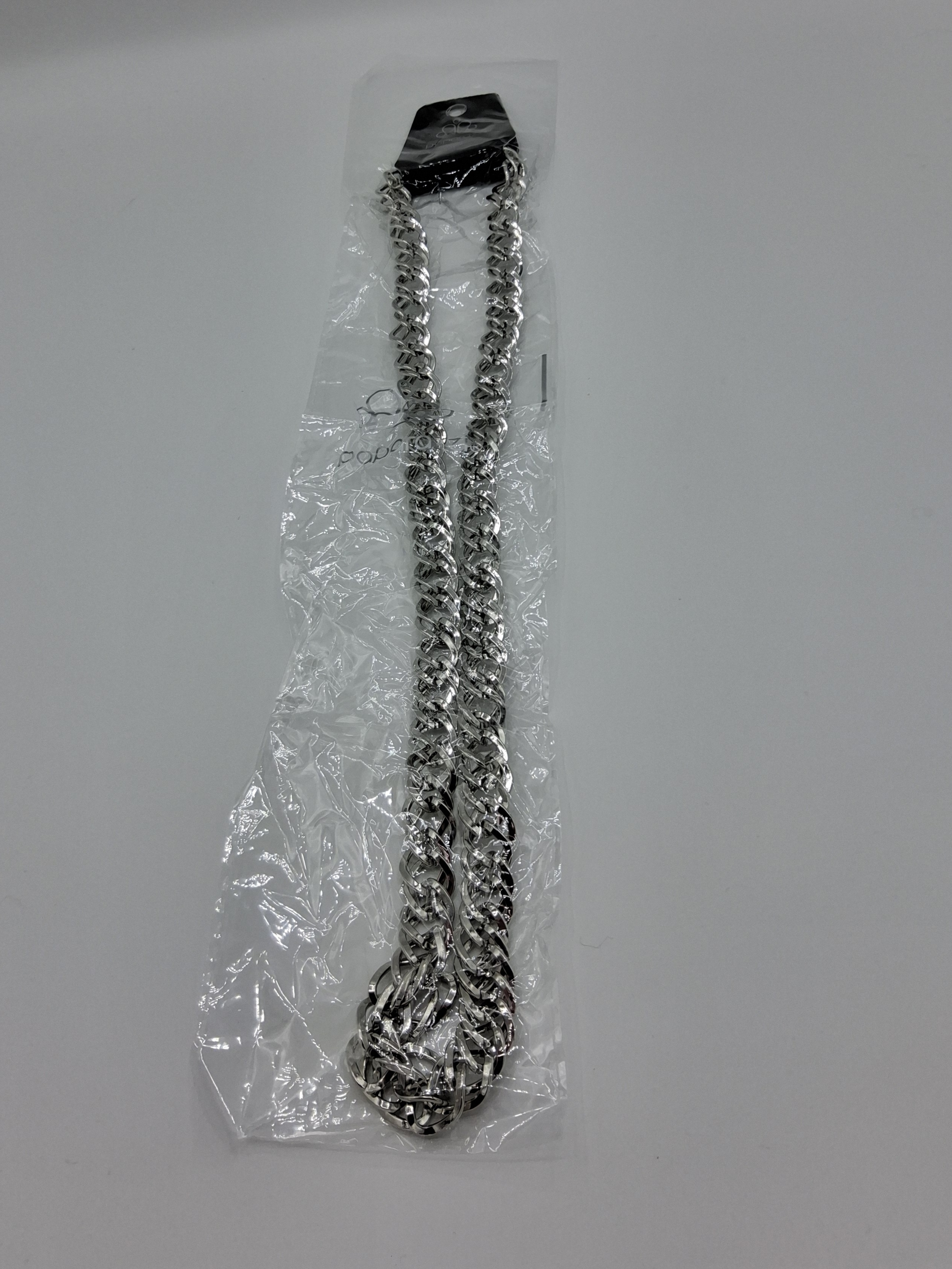 Paparazzi Necklace – New in Package