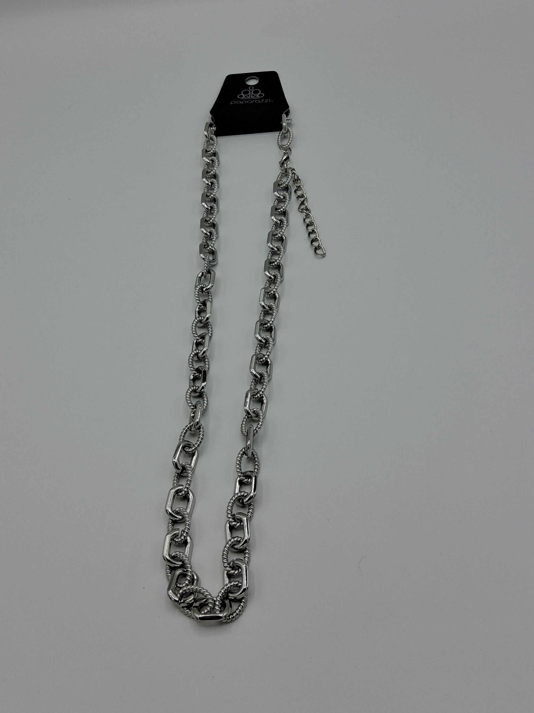 Paparazzi Necklace – New in Package