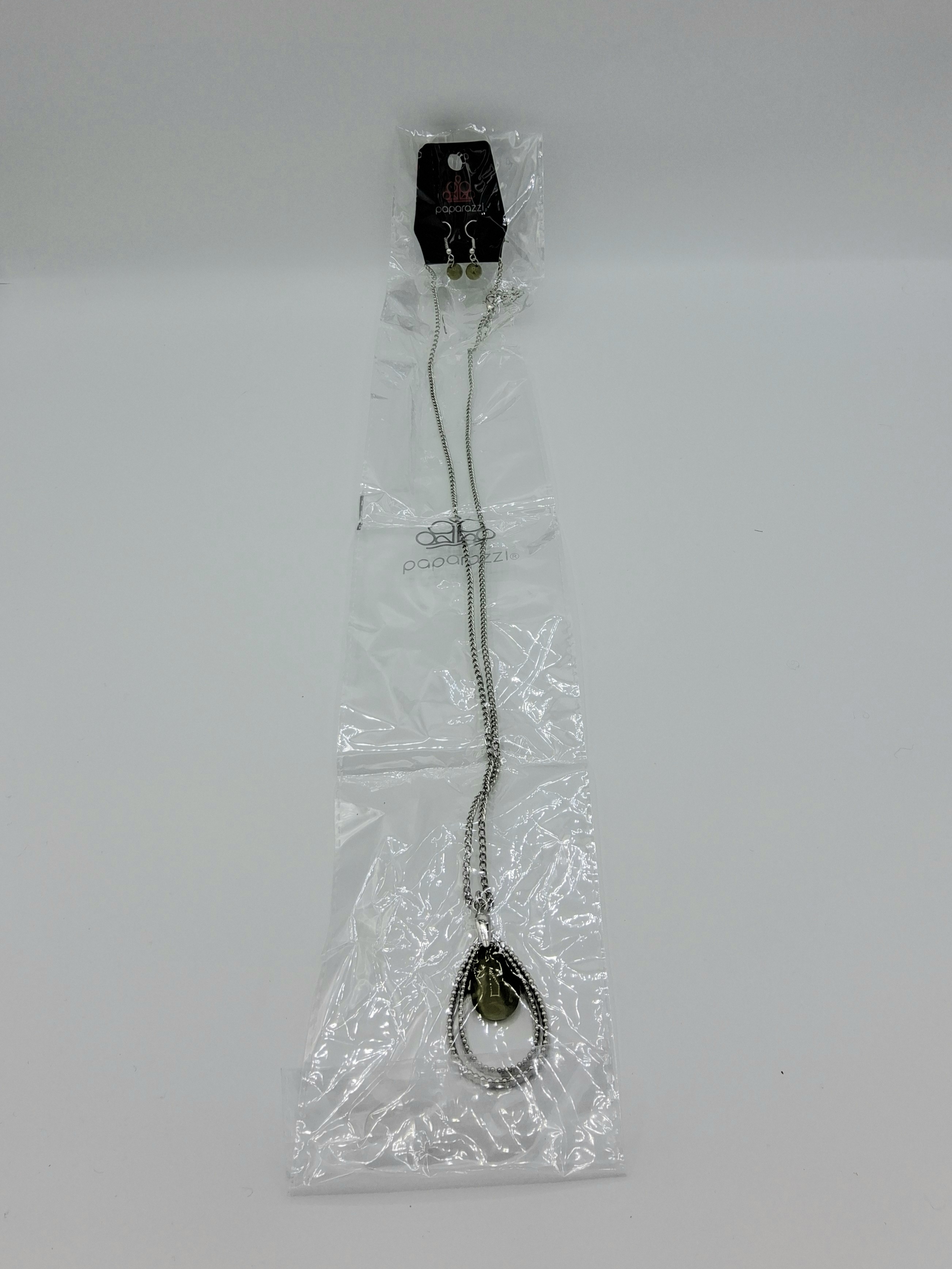 Paparazzi Necklace & Earring Set– New