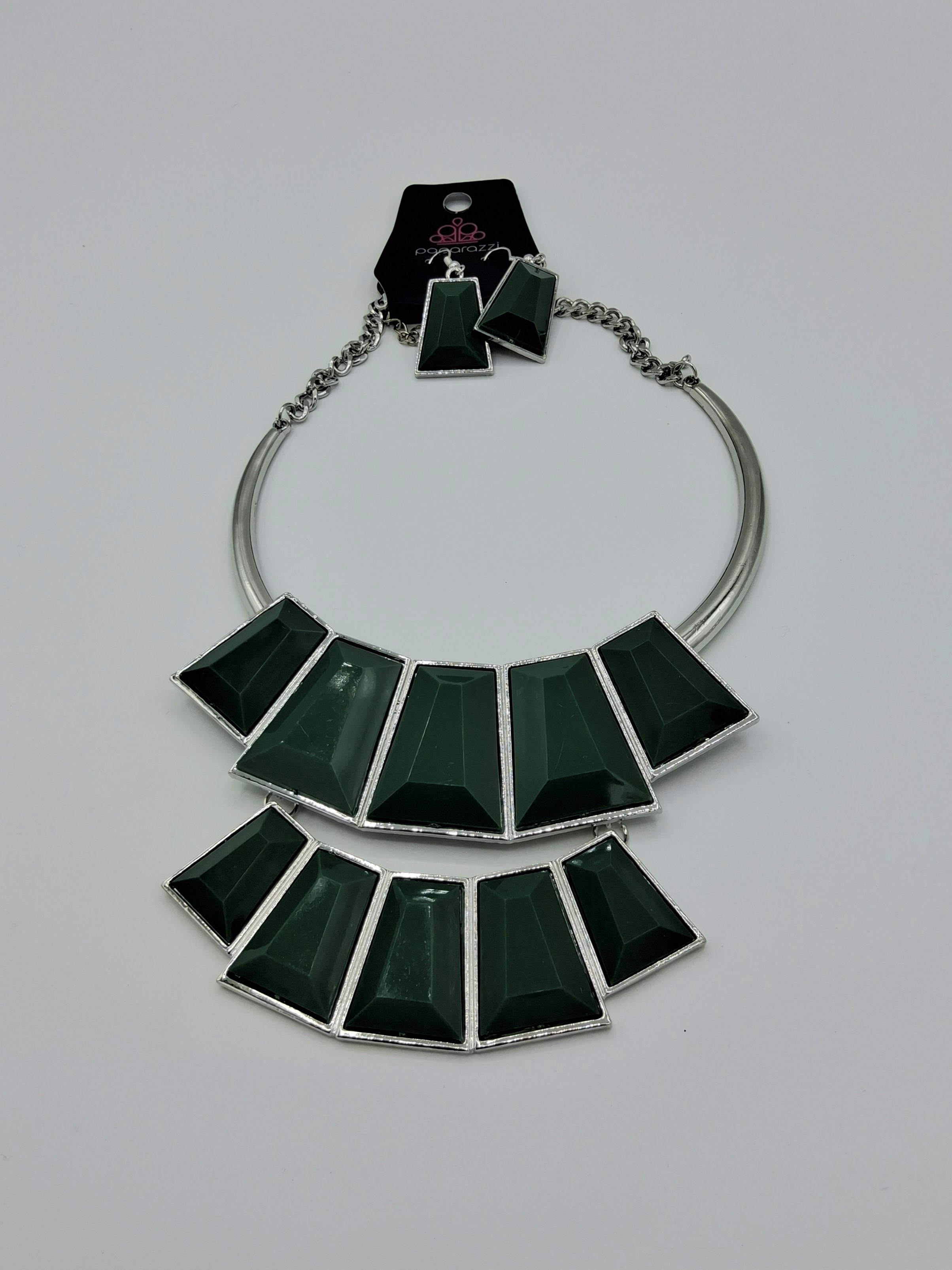 Paparazzi Necklace & Earring Set– New